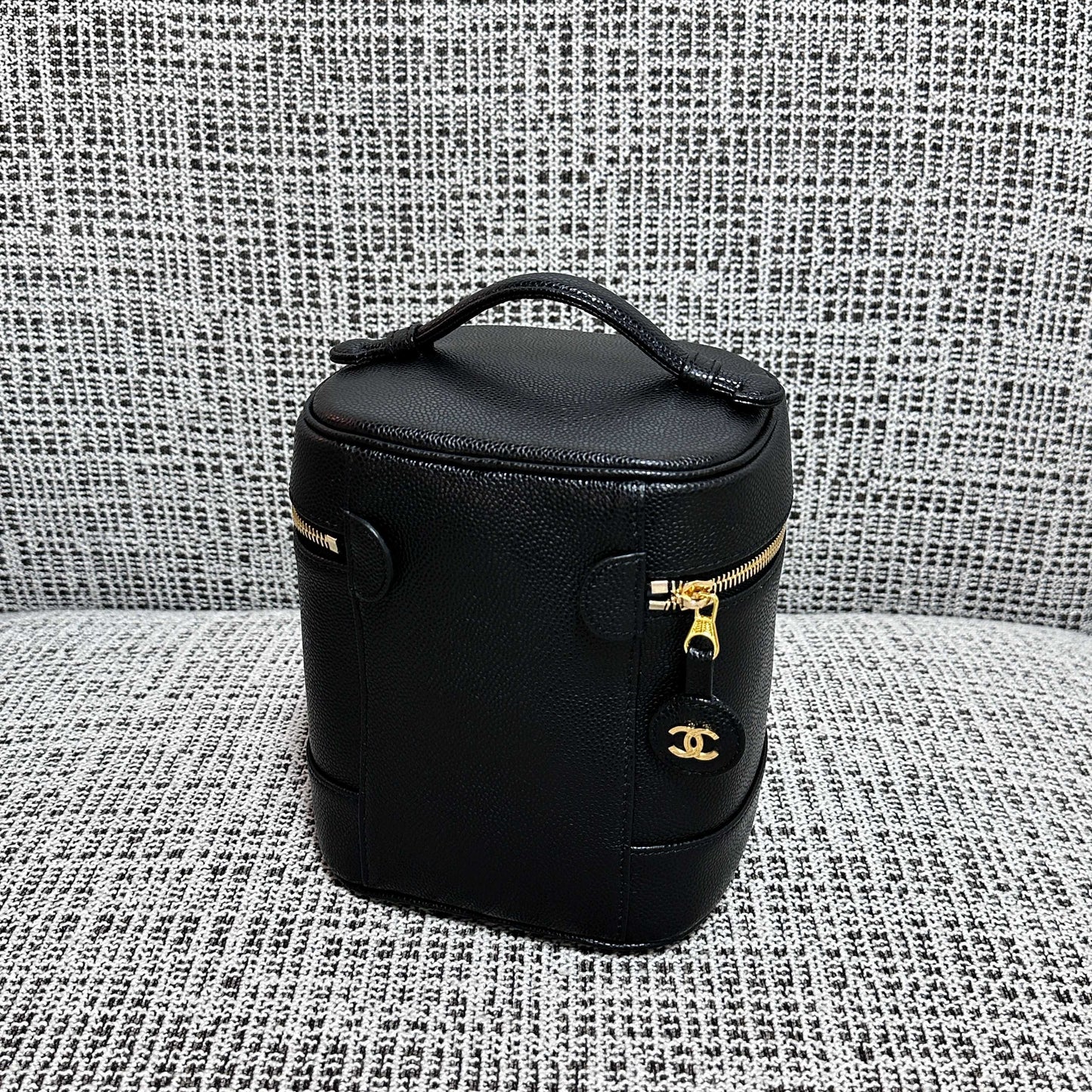 CC Vintage Vanity Bag 17.5cm Black Caviar Leather