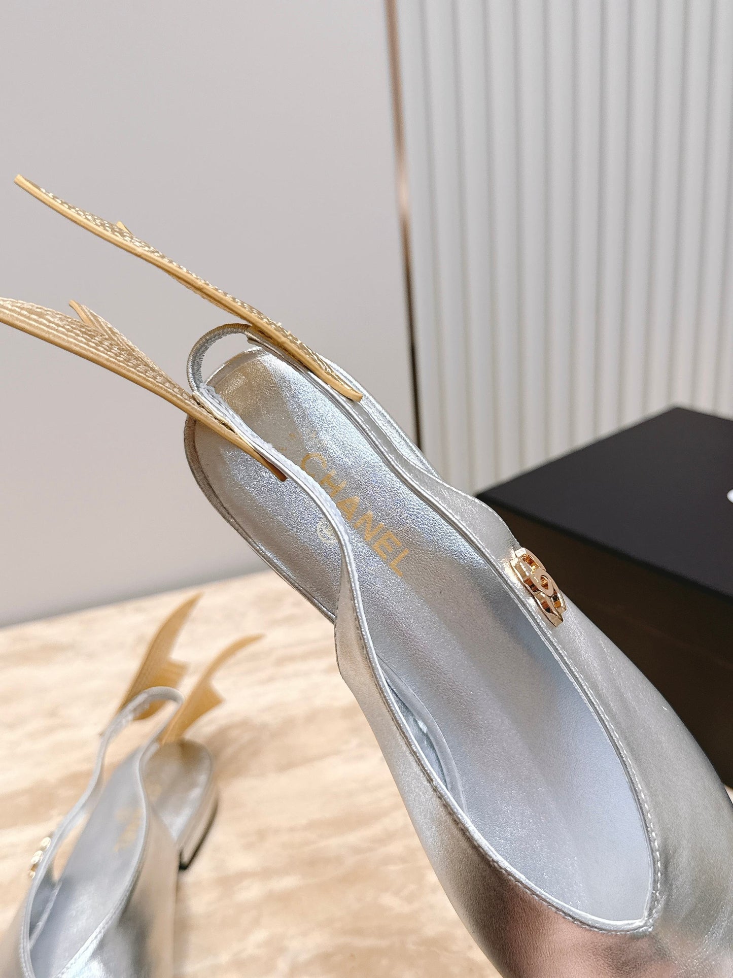 CC Métiers d'Art 2026 Slingback Flats Silver Metallic Lambskin 898973