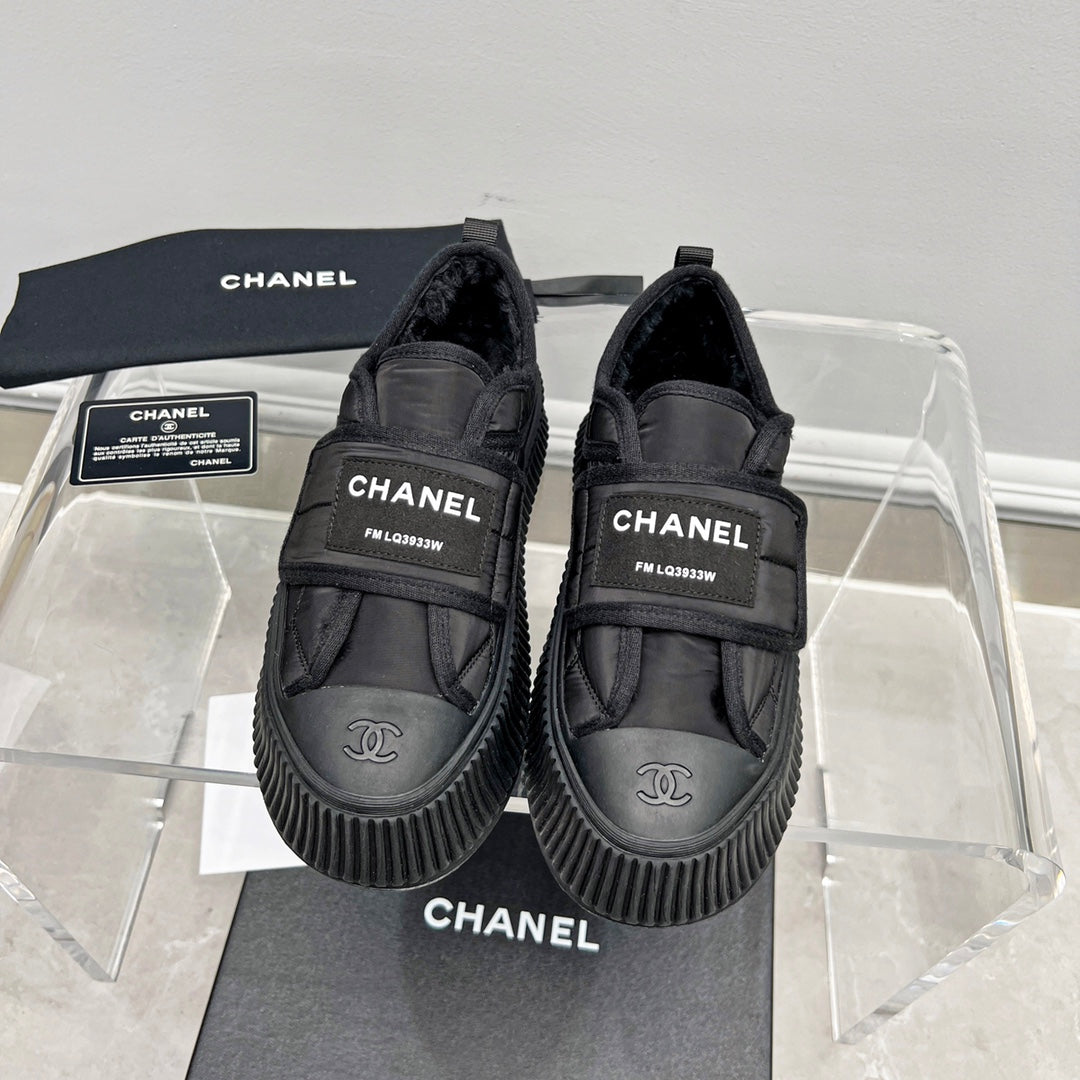 CC Low Sneaker Thick-Soled Black Rain Velvet Fabric