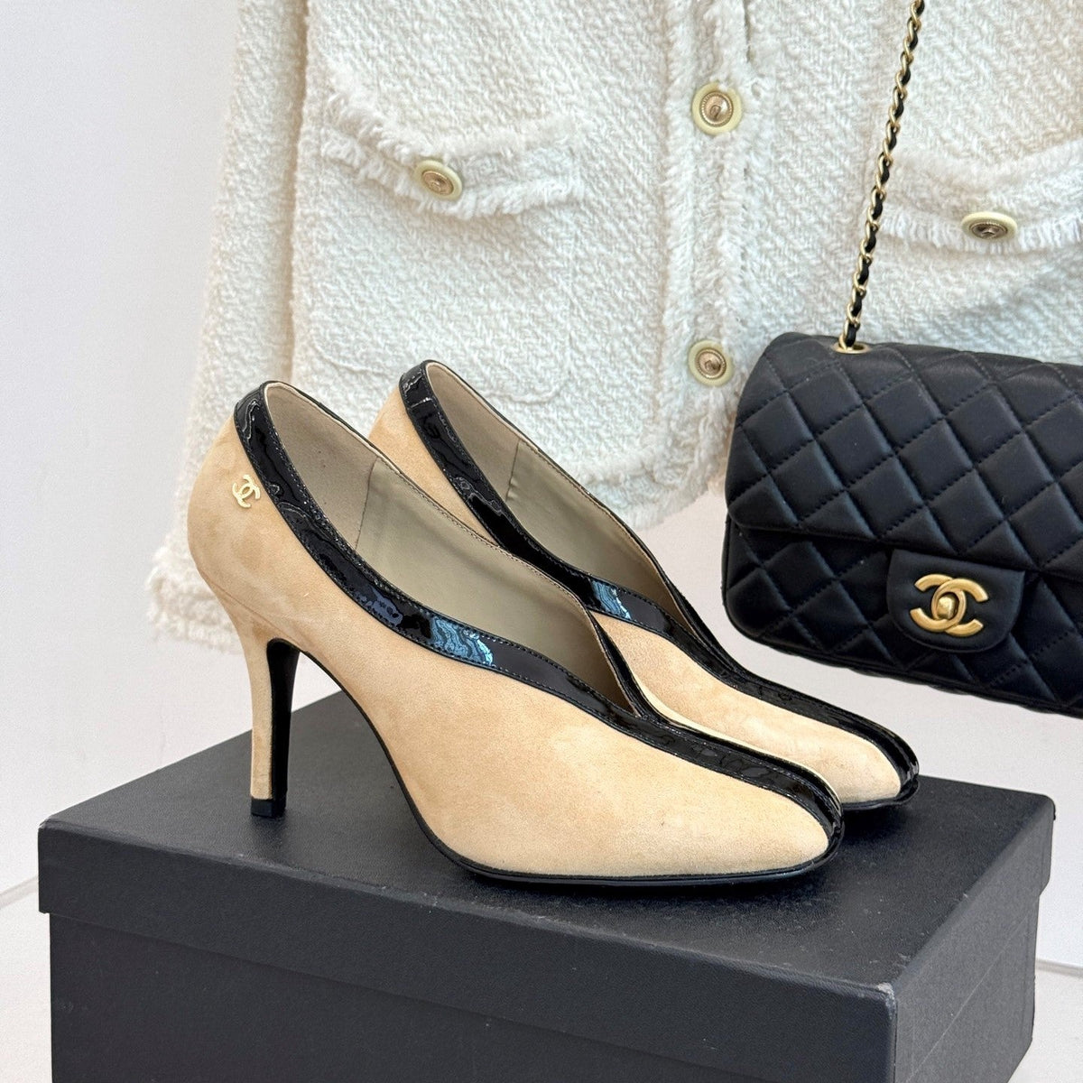 CC 2026 Pumps Beige Black Suede Patent Leather