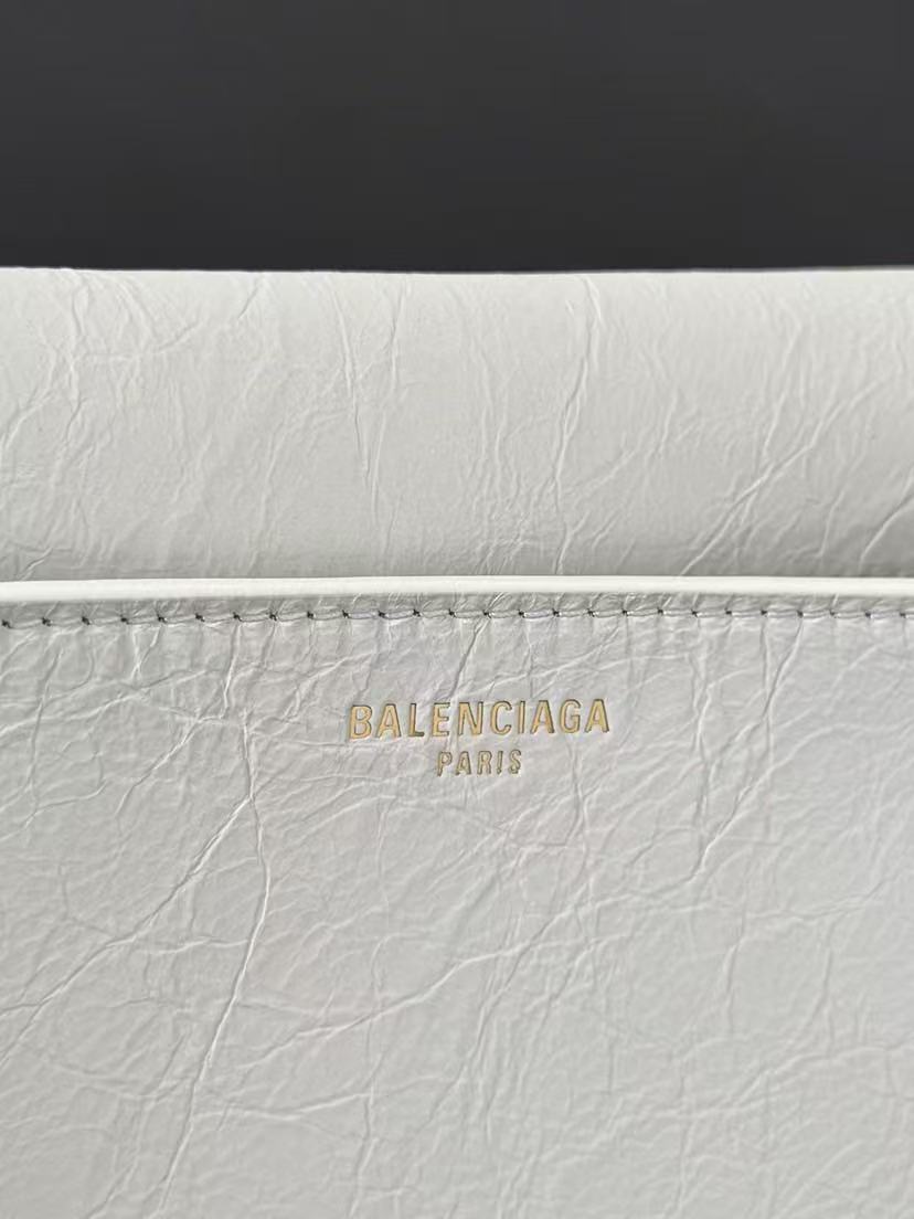 Clicca Shoulder Bag Medium White Arena Lambskin