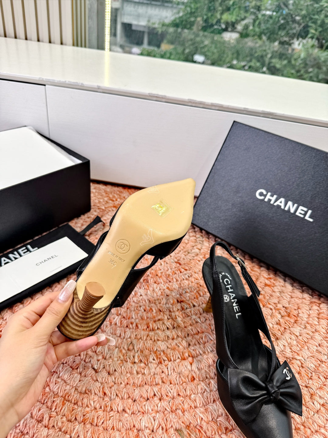 CC 26s Bow Heels Slingback Black Sheepskin 703665