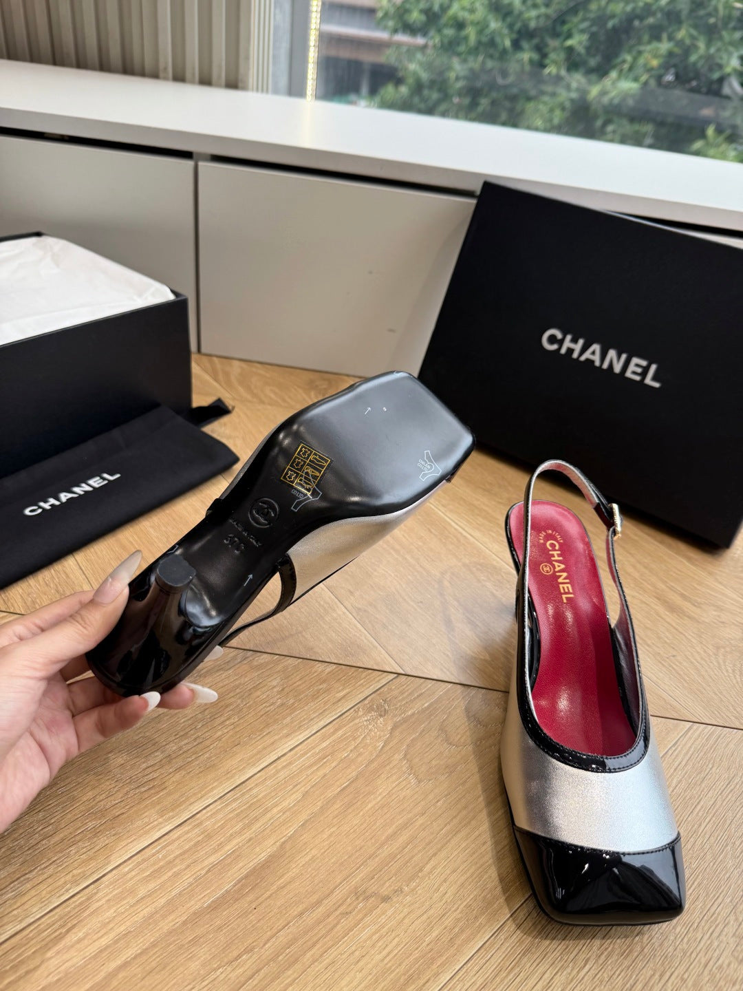 CC 26s Slingback Sliver Black Patent Leather 933126