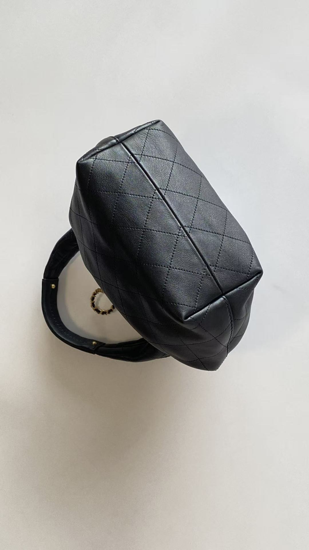 Chanel 26C HOBO BAG DRAWSTRING LEATHER