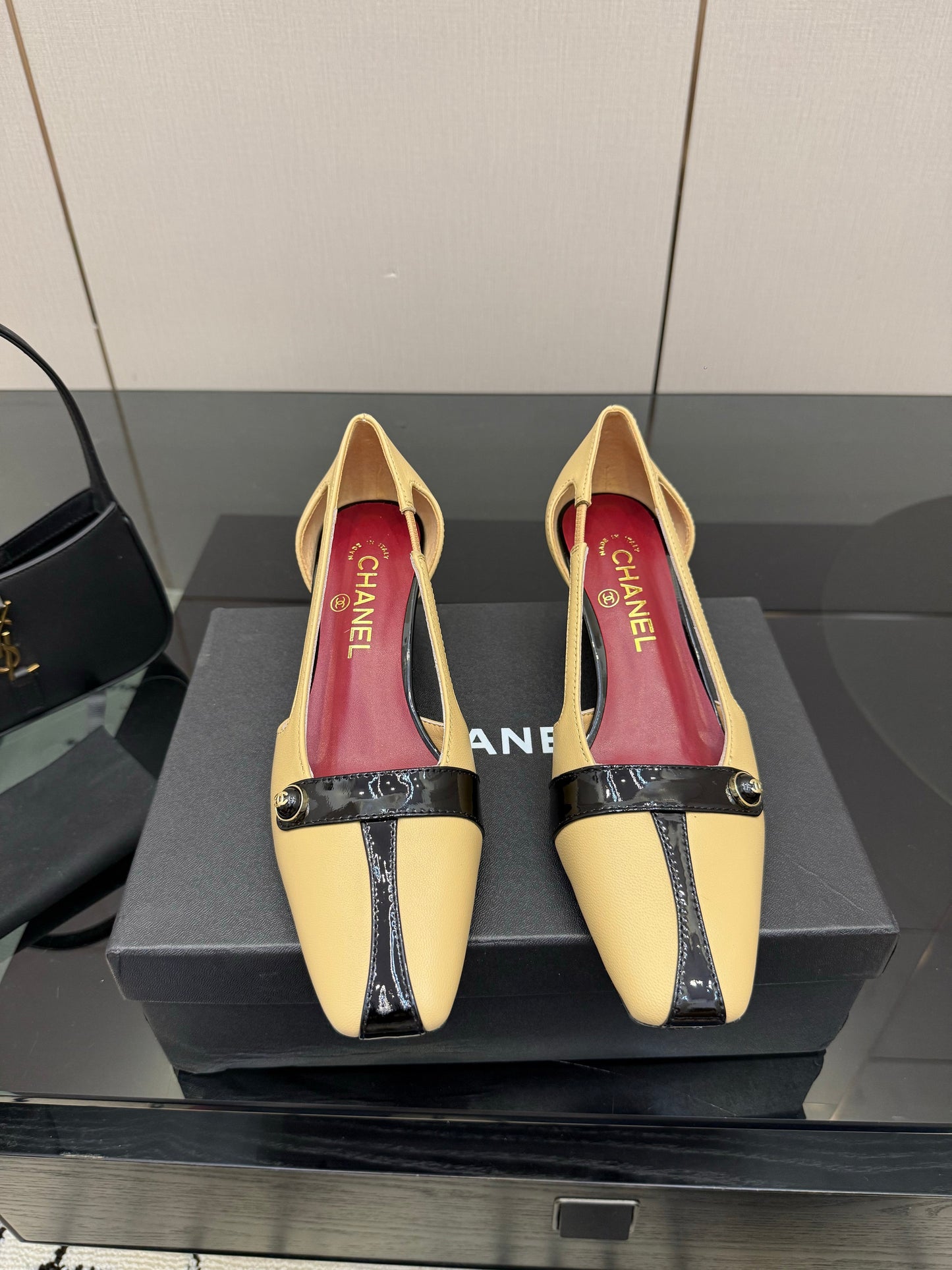 CC 26P Slingback 5cm Beige Black Lambskin Patent Leather 791608