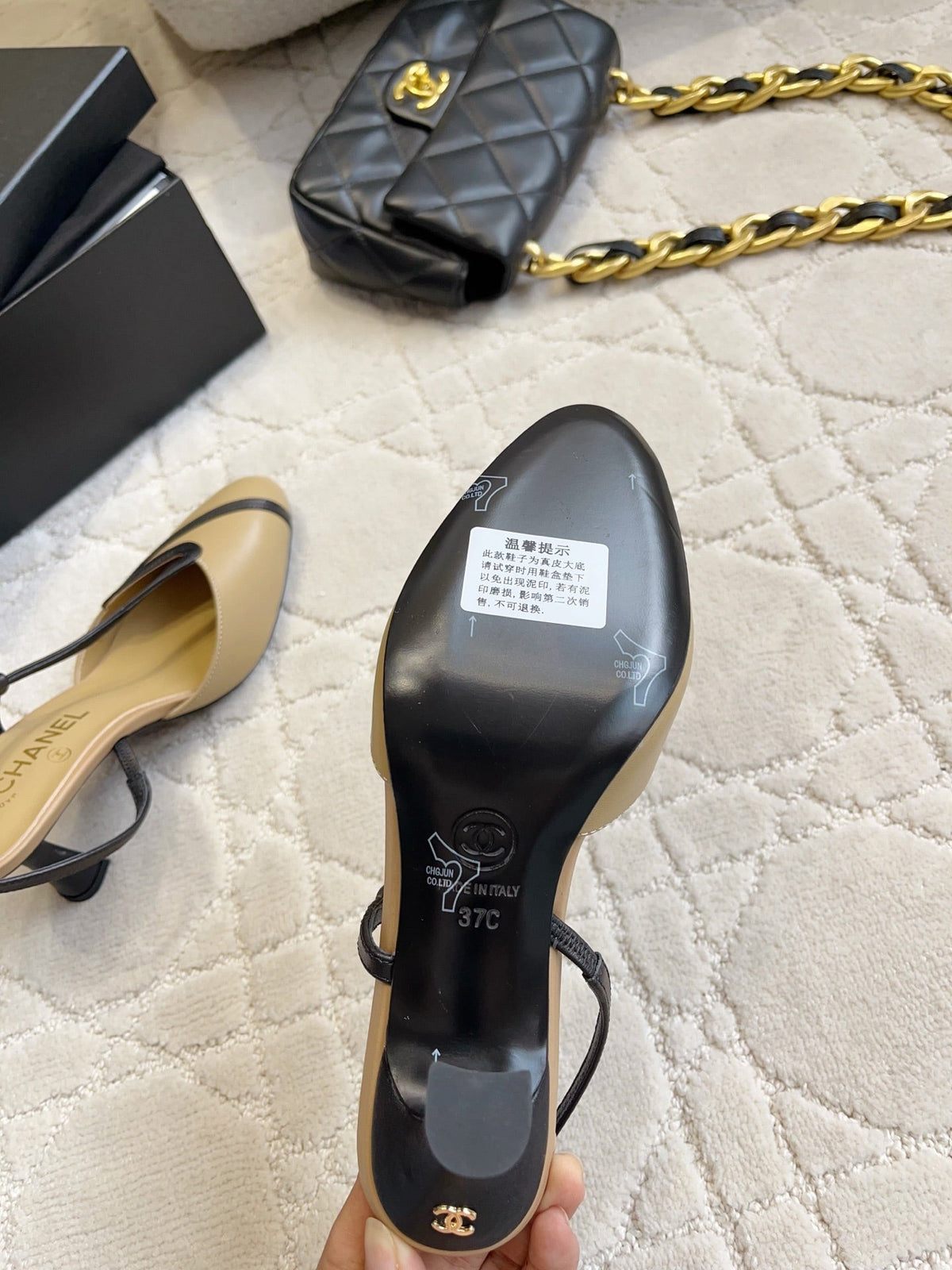 CC Métiers d’art 2026 Slingback 7.5cm Beige Black Lambskin 808101