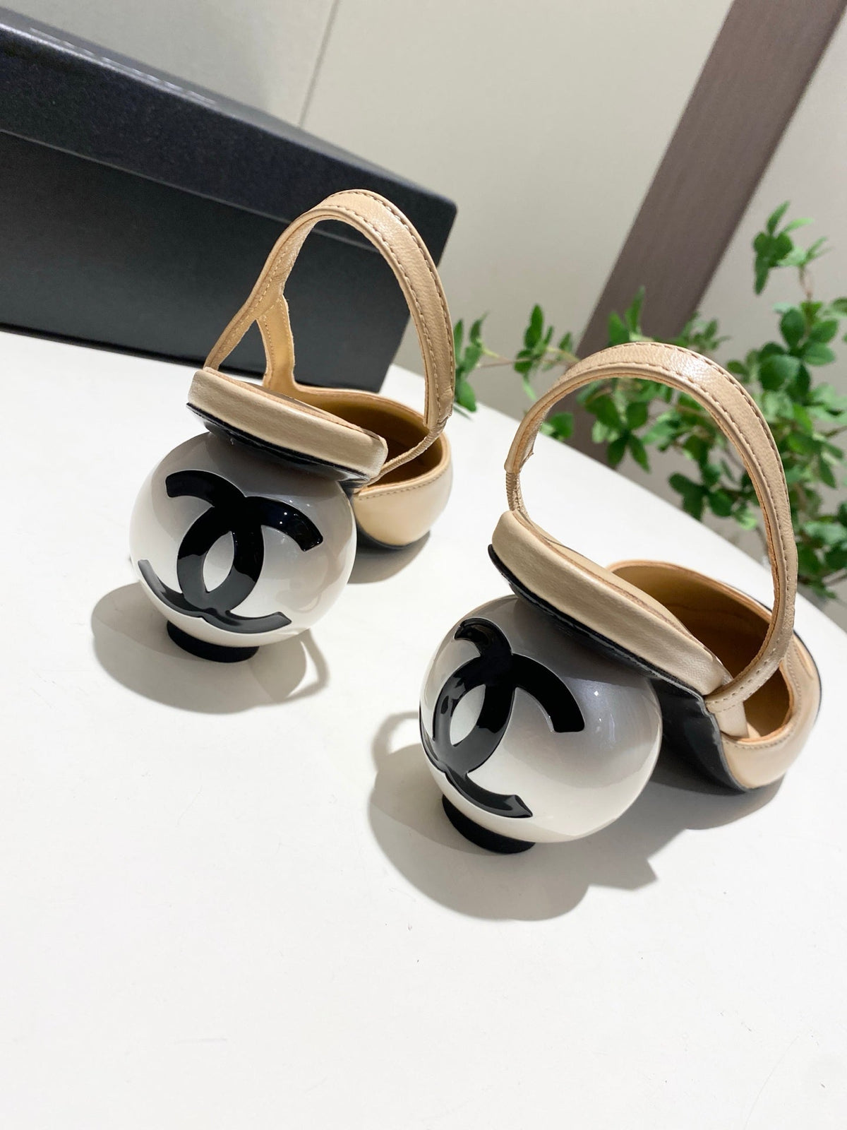 CC 26P Slingback Pearl-Shaped Heel 7cm Black Beige Leather 767271