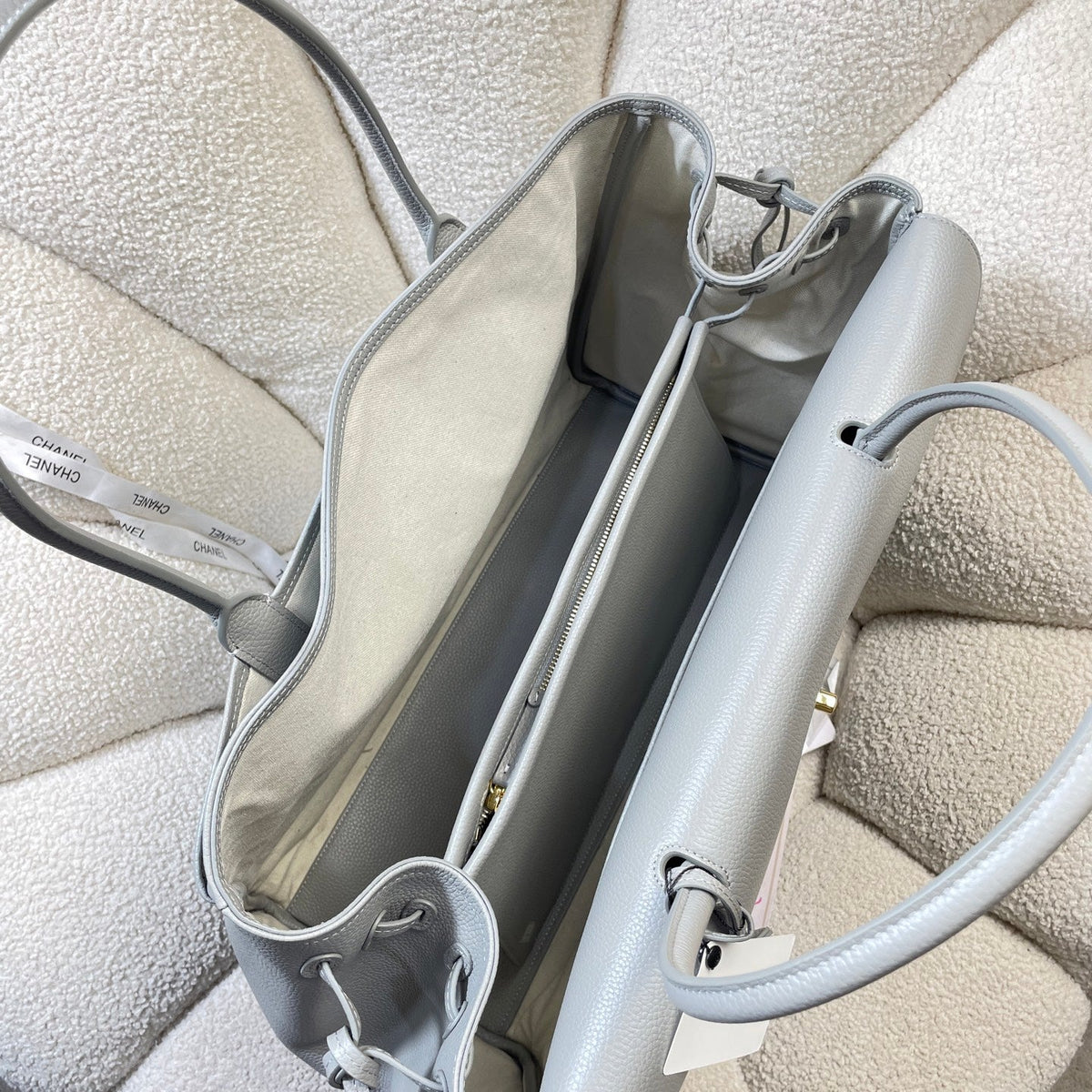 CC 26s Large Tote Bag Light Grey Grained Calfskin