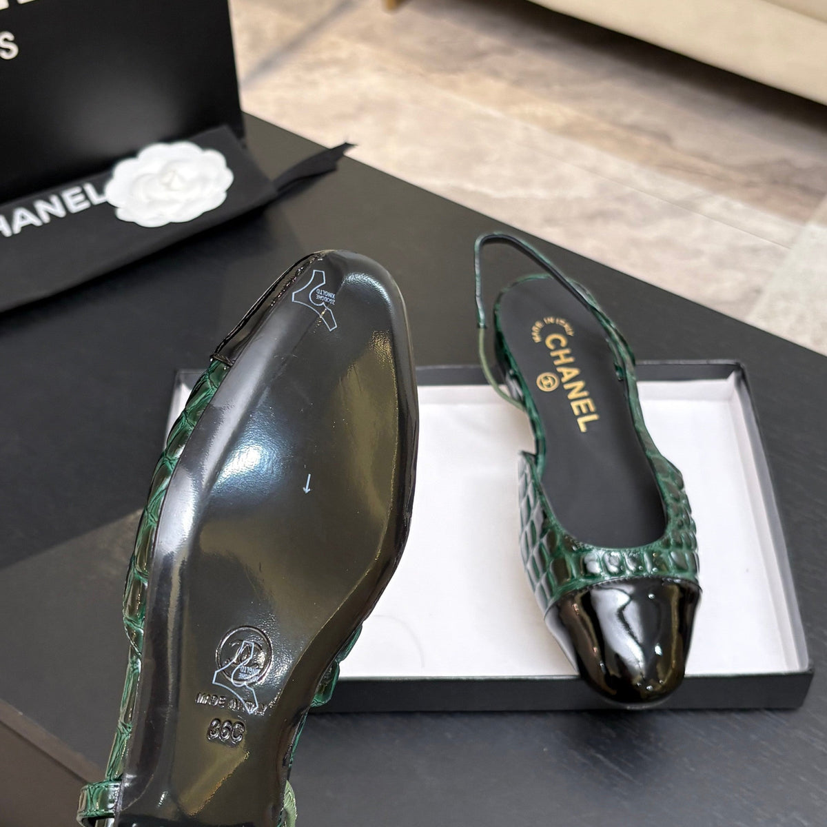 CC 26s Classic Slingback Flat Crocodile Embossed Patent Leather 907638