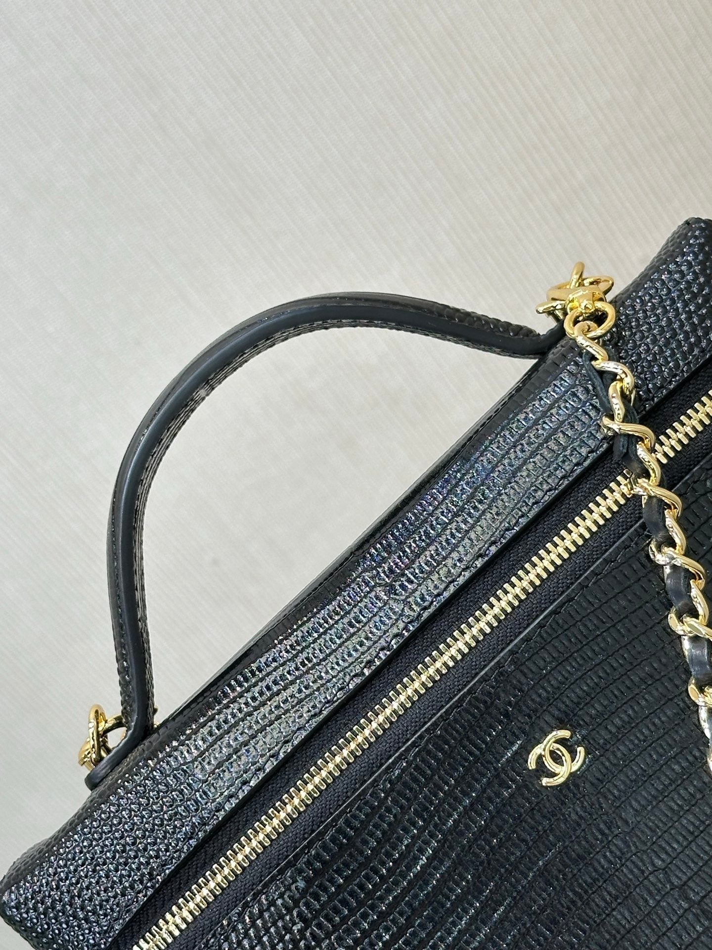 Chanel 2026 Vanity Bag 19.5cm Black Cowhide With Lizard Embossing