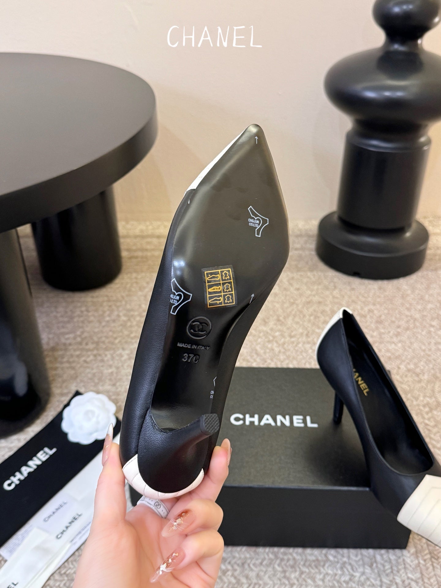 CC 26ss Pump Black White Lambskin 835695