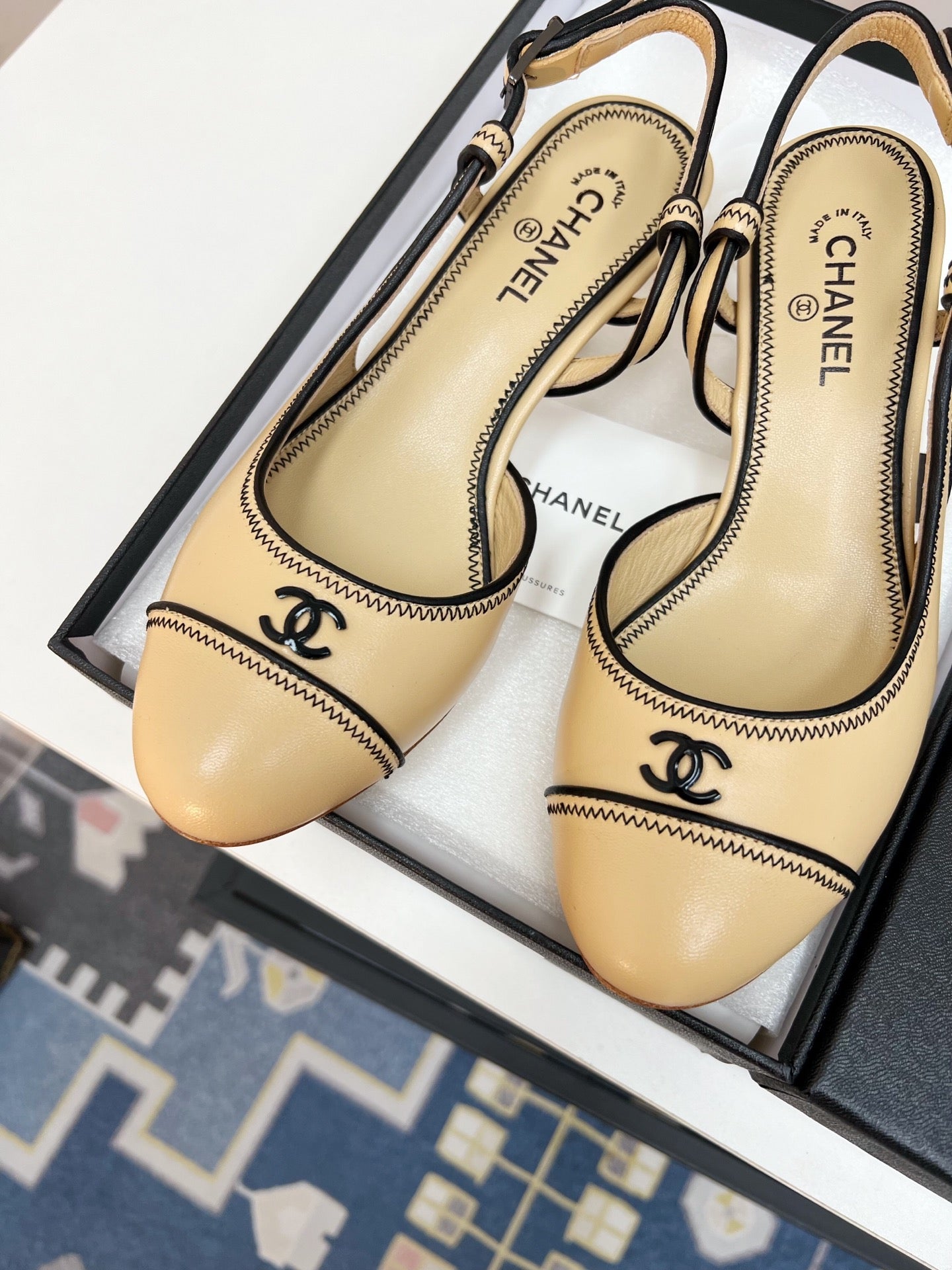 CC Slingback Heels With Black Contrast Stitching Beige Lambskin 476711