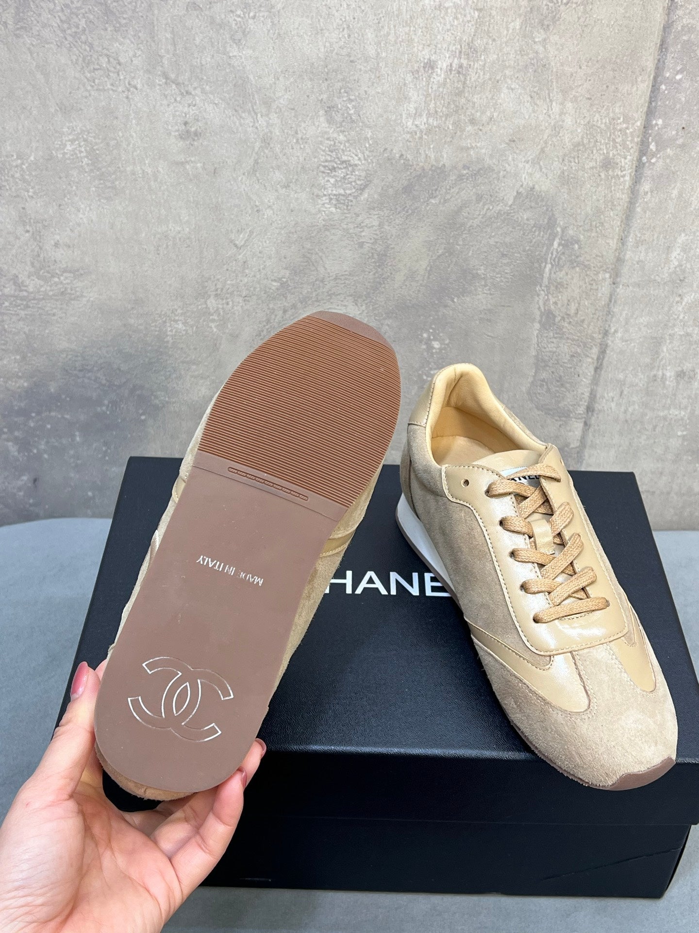 CC 26P Sneakers Light Beige Suede 682524