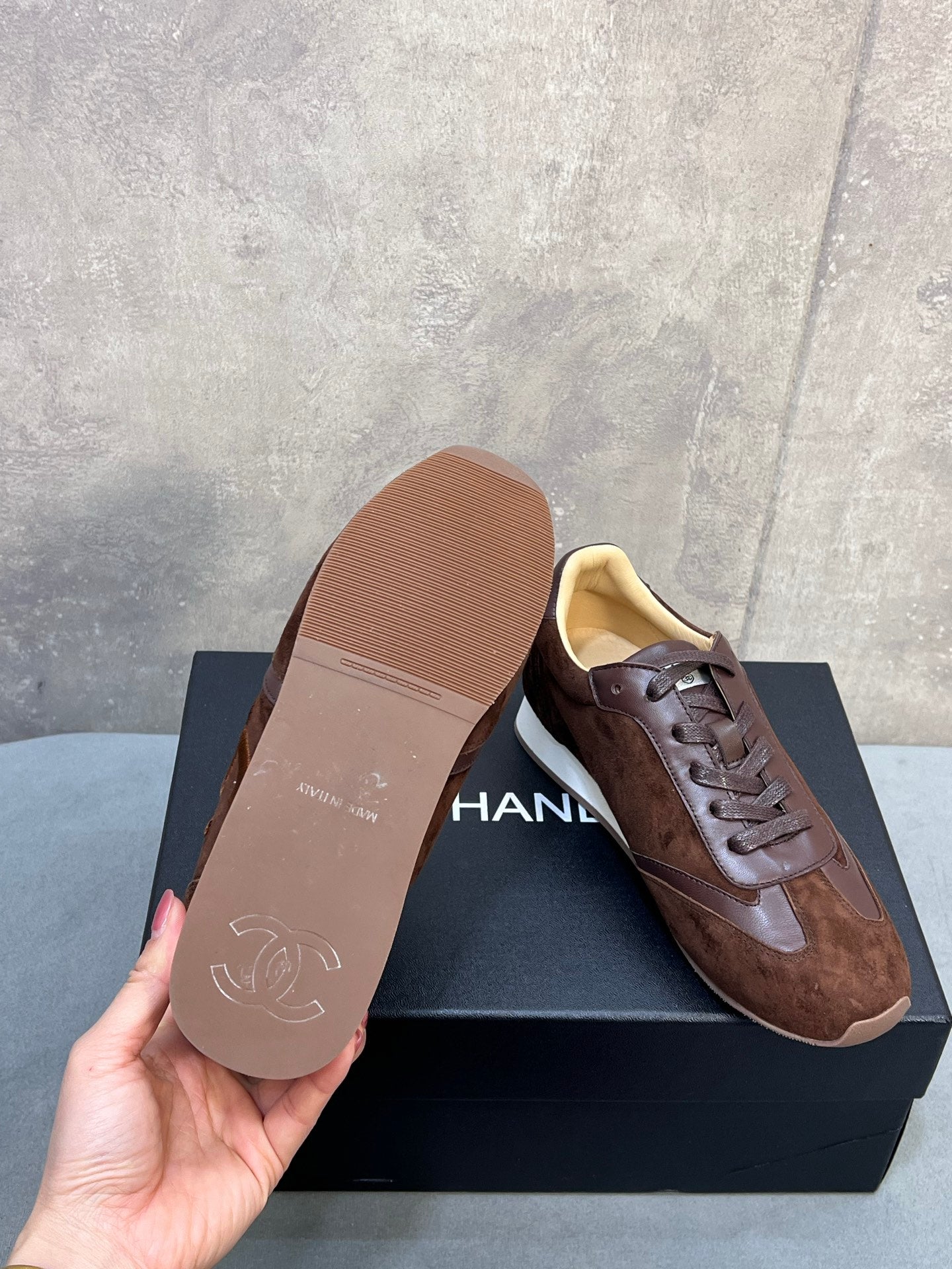 CC 26P Sneakers Dark Brown Suede 682526