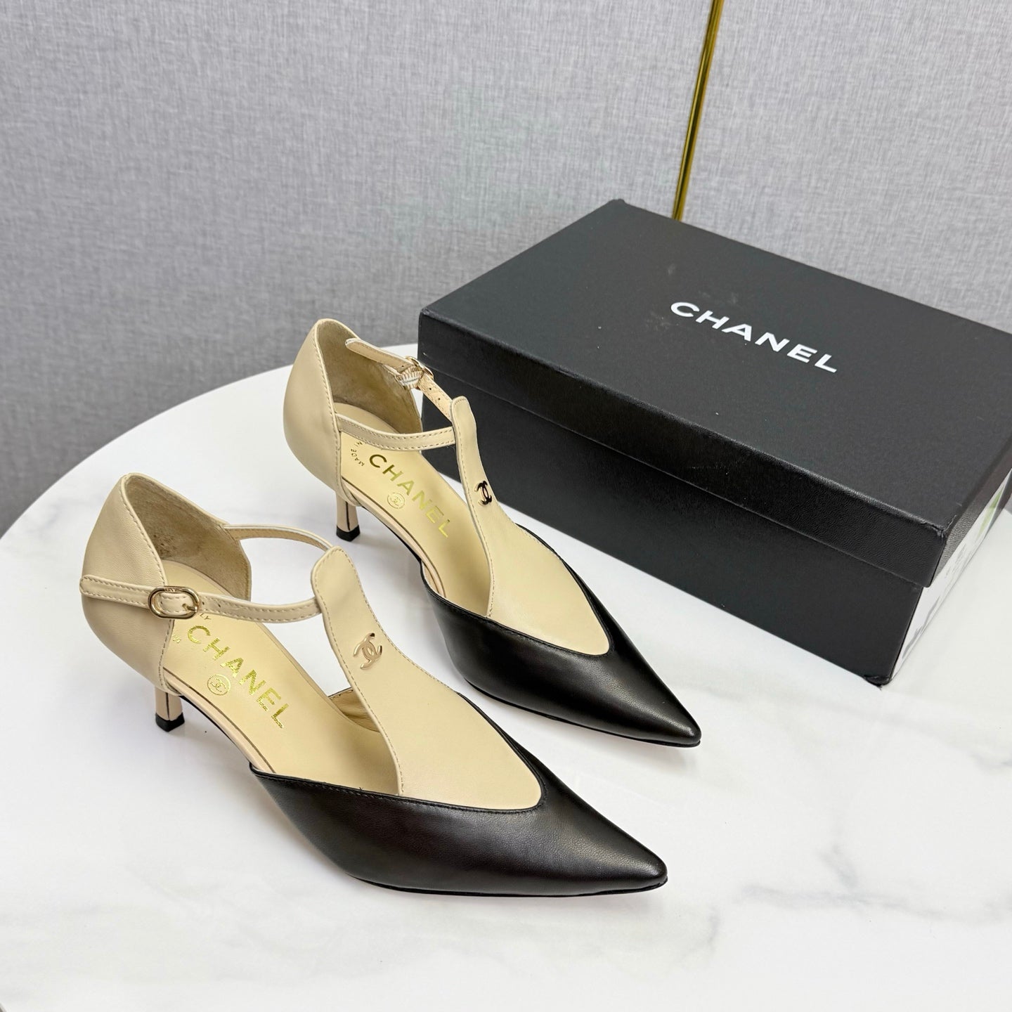 CC T-Strap Kitten Heels Beige Black Sheepskin 619975