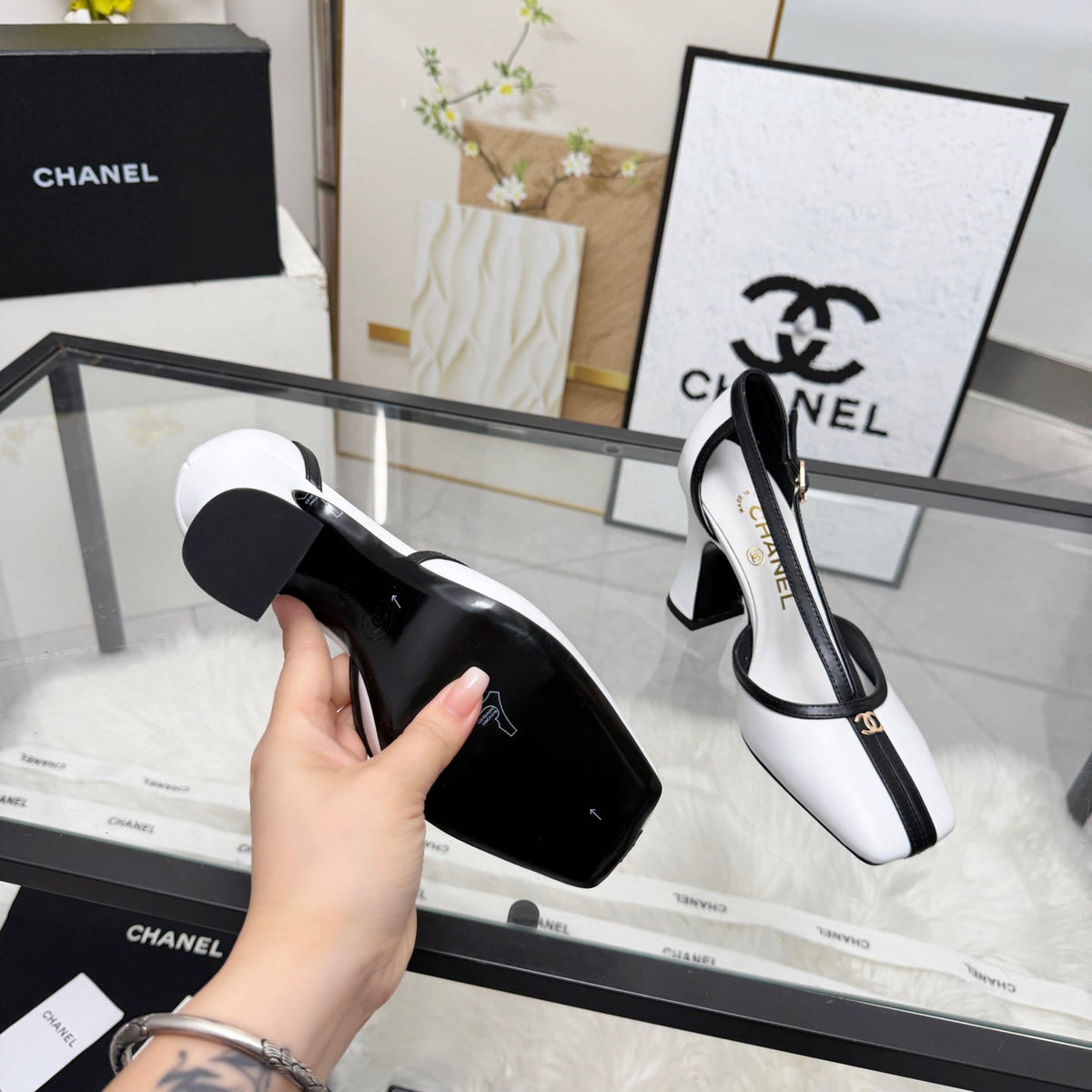CC 26s Slingback Black White Leather 867505