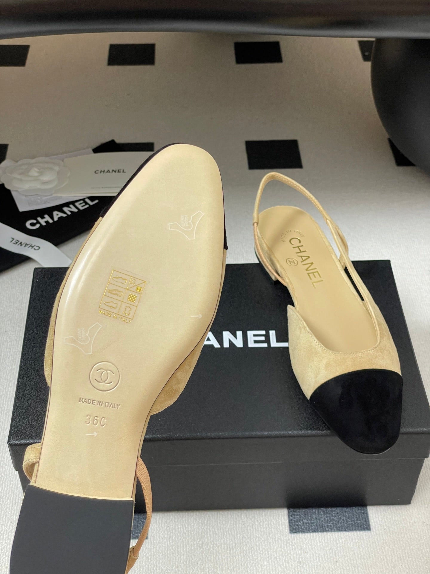 CC 25 SlingBack Flat 20mm Beige Black Suede 393995