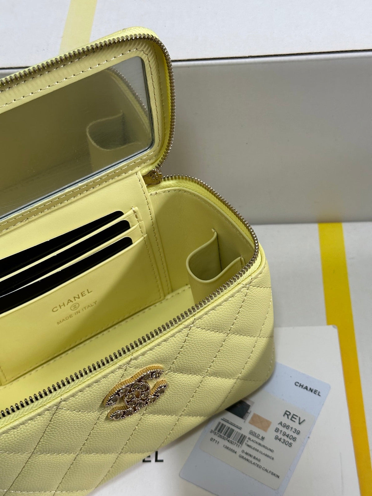 CC 25C Vanity Case 17cm Yellow Caviar Leather Heart Rhinestone Light Gold Hardware 243418