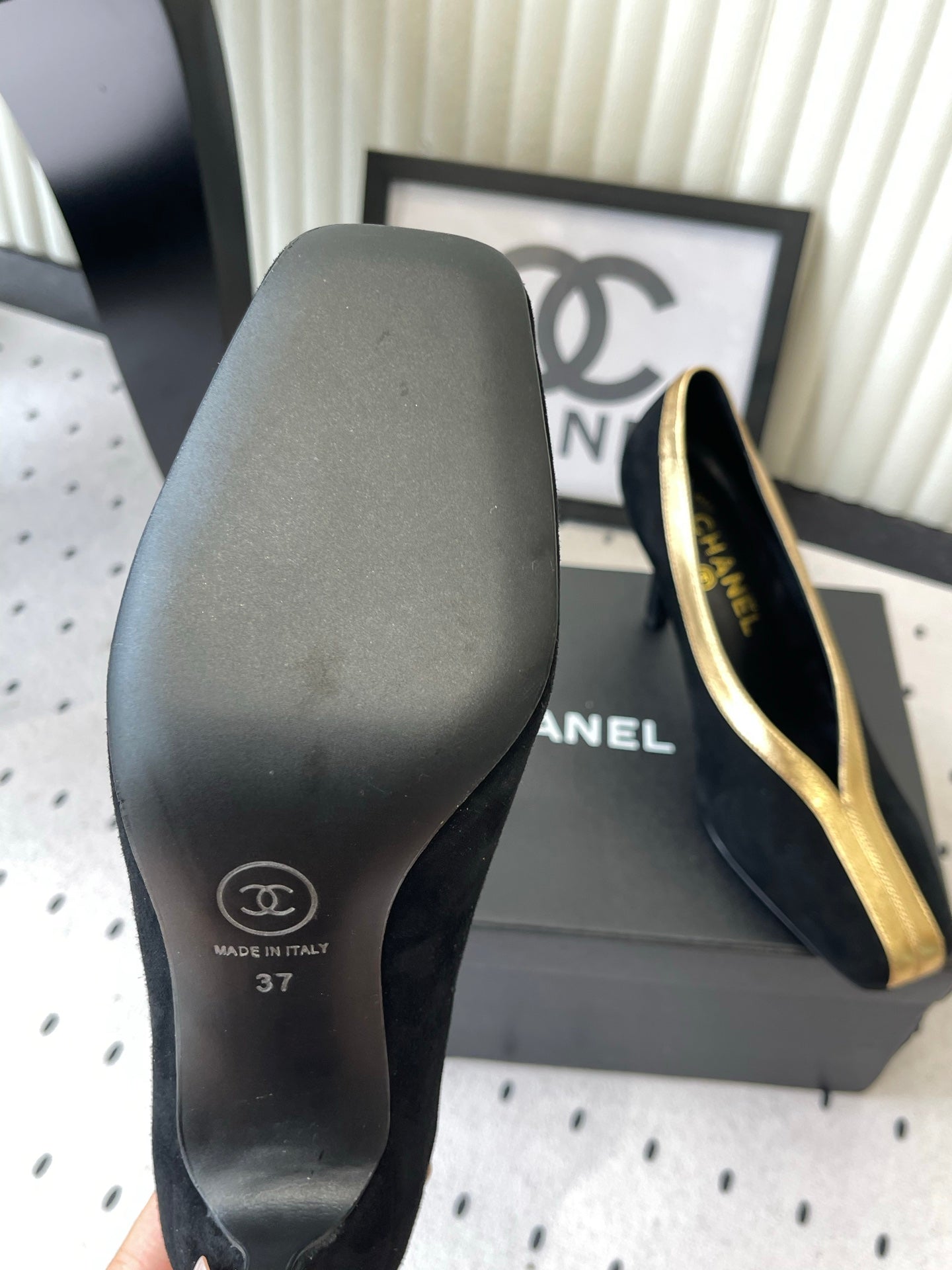 CC 26s Matthieu Blazy Pump 9.5cm Black Suede 807482