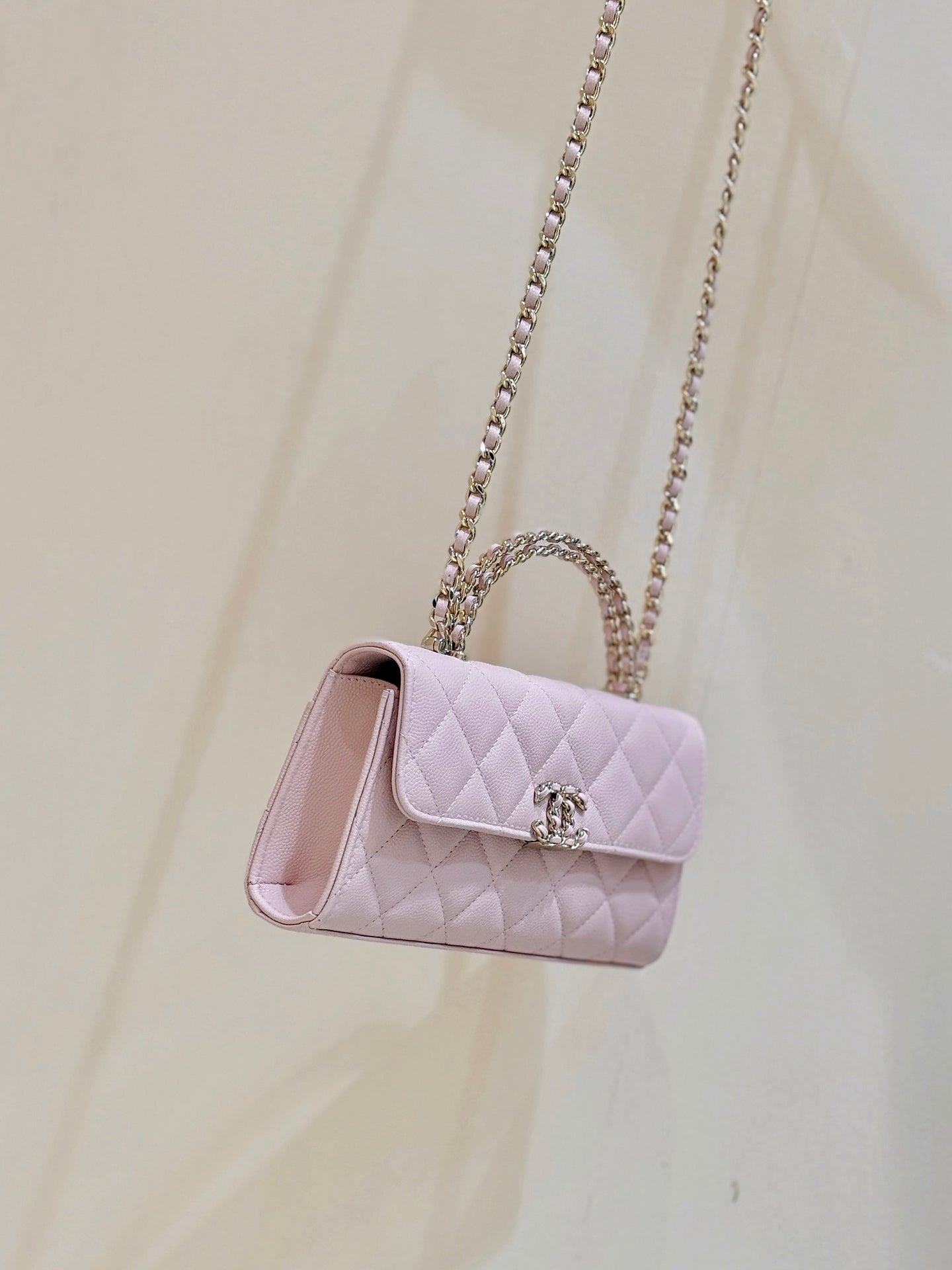 CC 25s Kelly Handle Bag Light Pink Caviar Leather