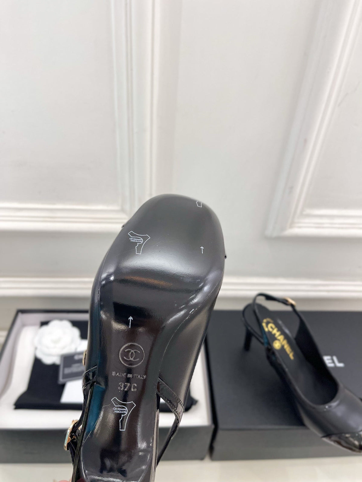 CC 26s Slingbacks Conic Heel 9cm Black Leather 946881