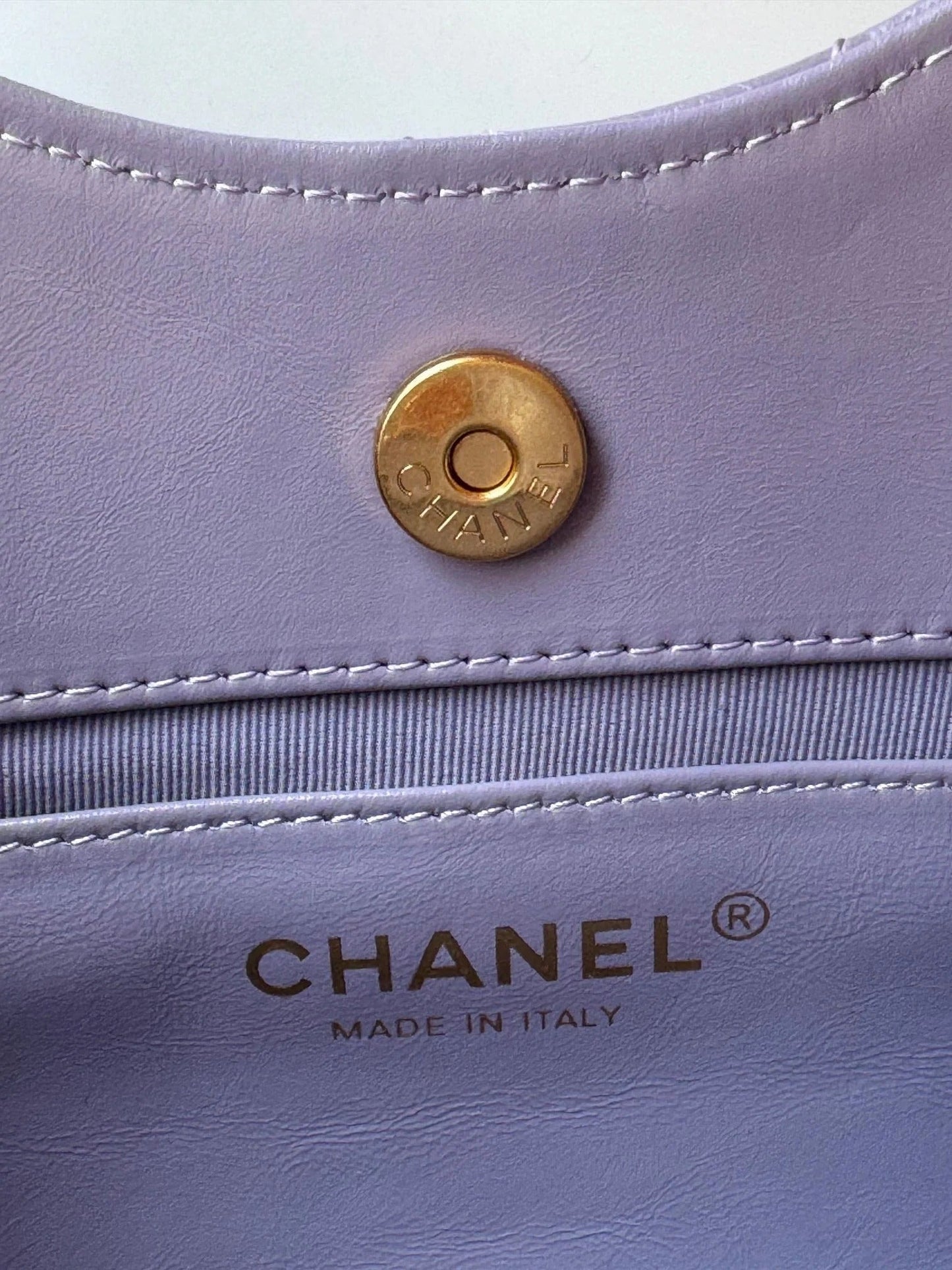 CHANEL 25S HOBO BAG 19 CM IN PURPLE LAMBSKIN WITH GOLD HARDWARE