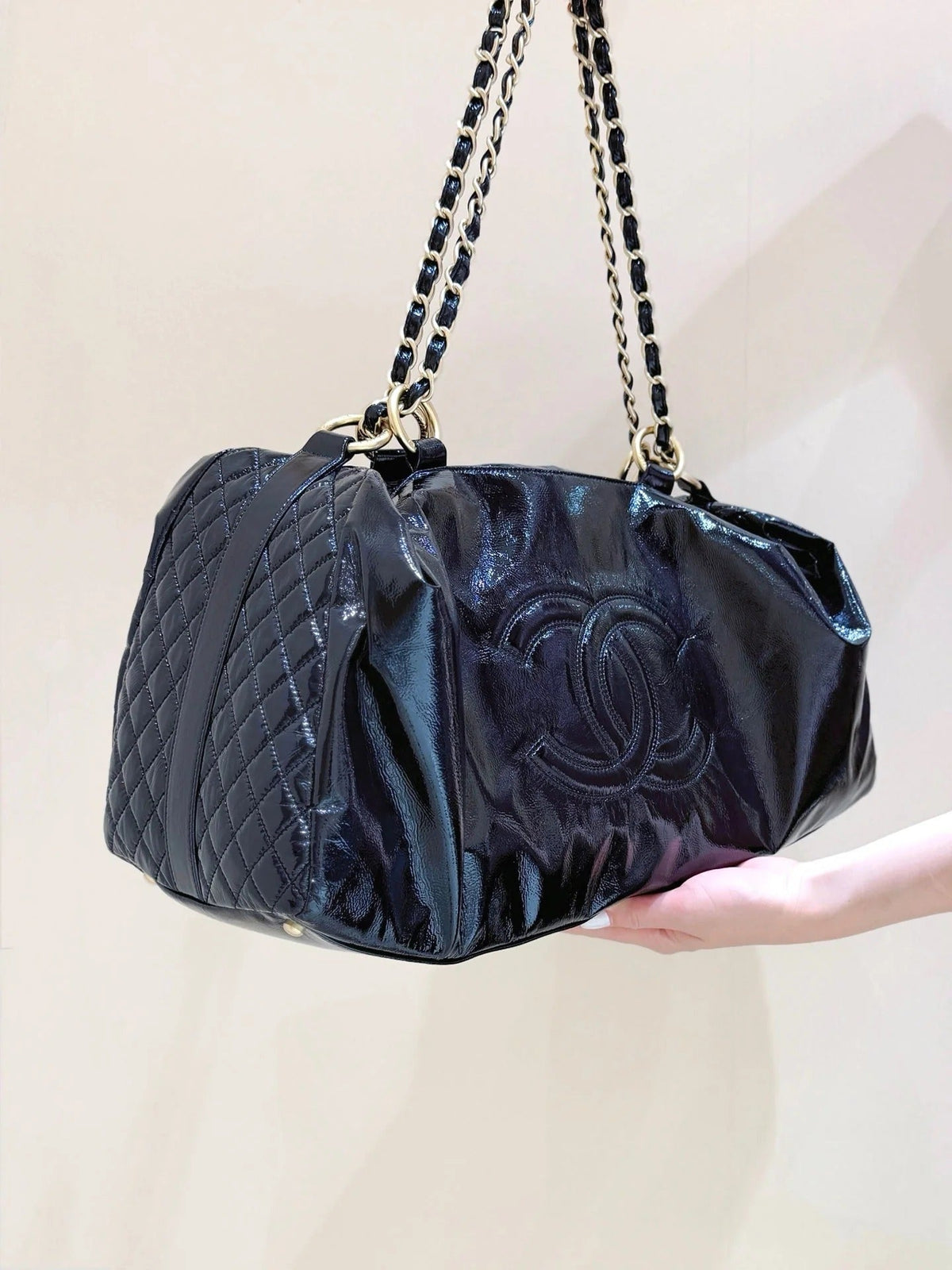 Chanel 2026 CC Chain Hobo Bag 47cm Black Patent Leather 353039