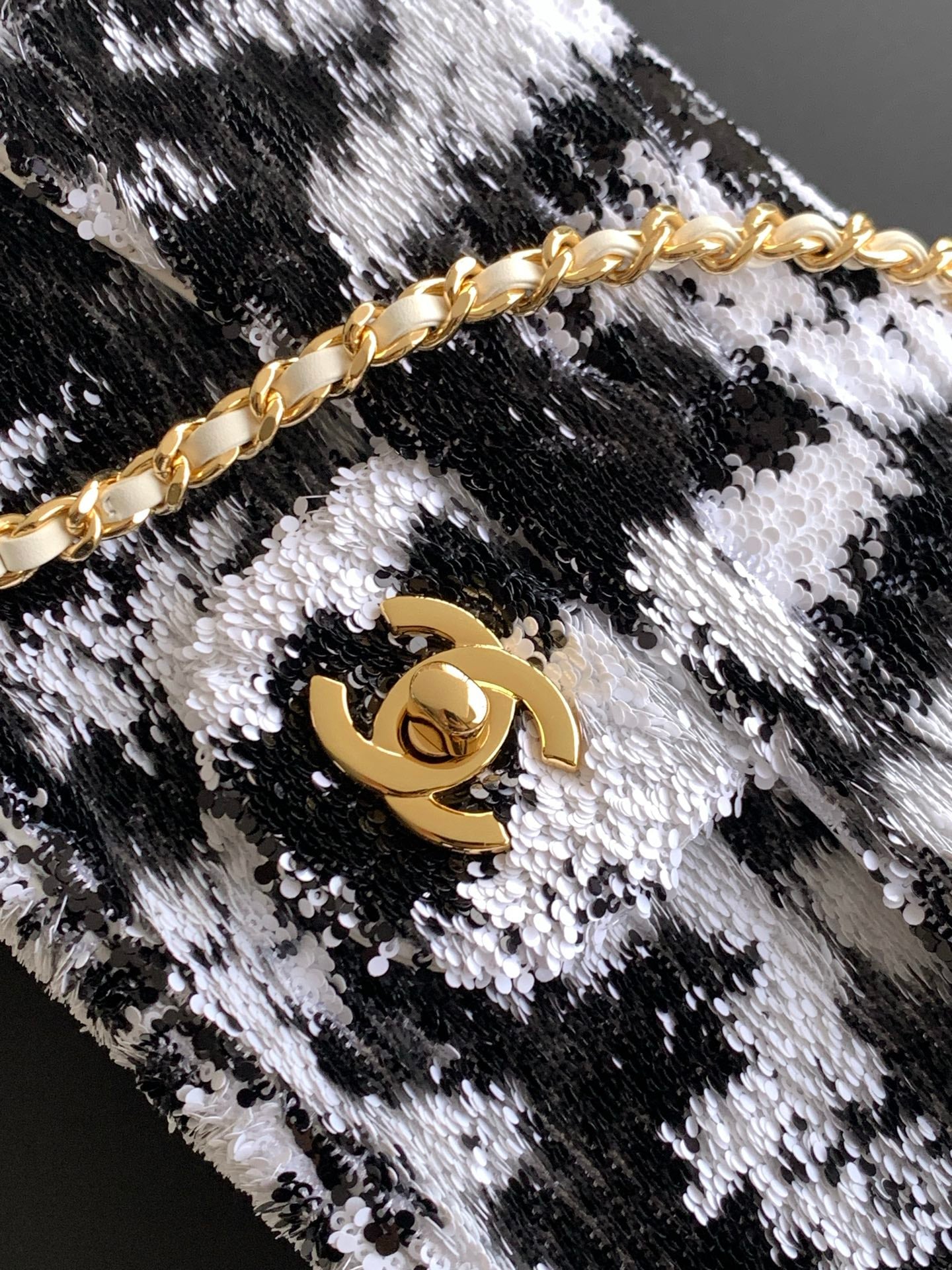 CC Flap Bag 21cm White Black Sequin Gold Hardware 157764