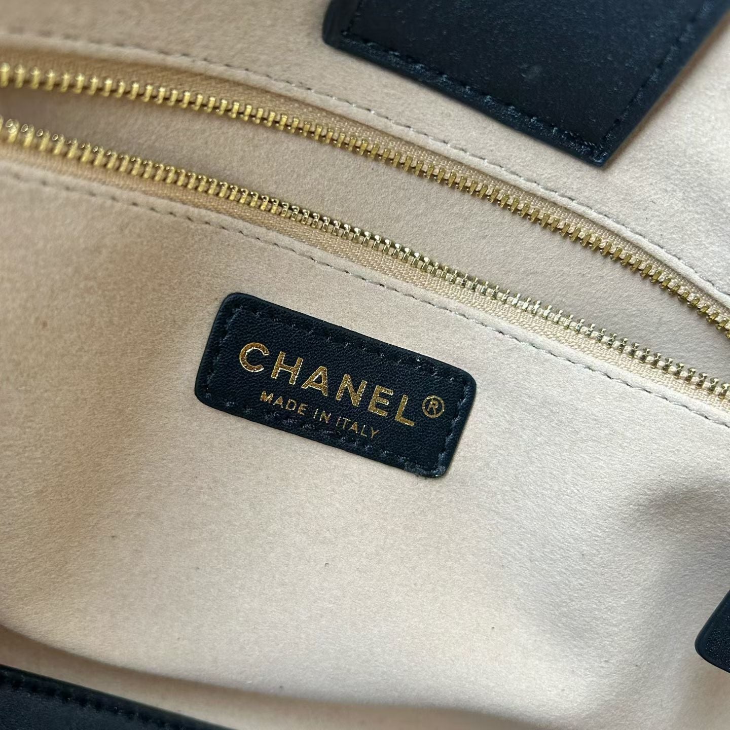 CC Handle Shopping Tote 39cm Black Calfskin