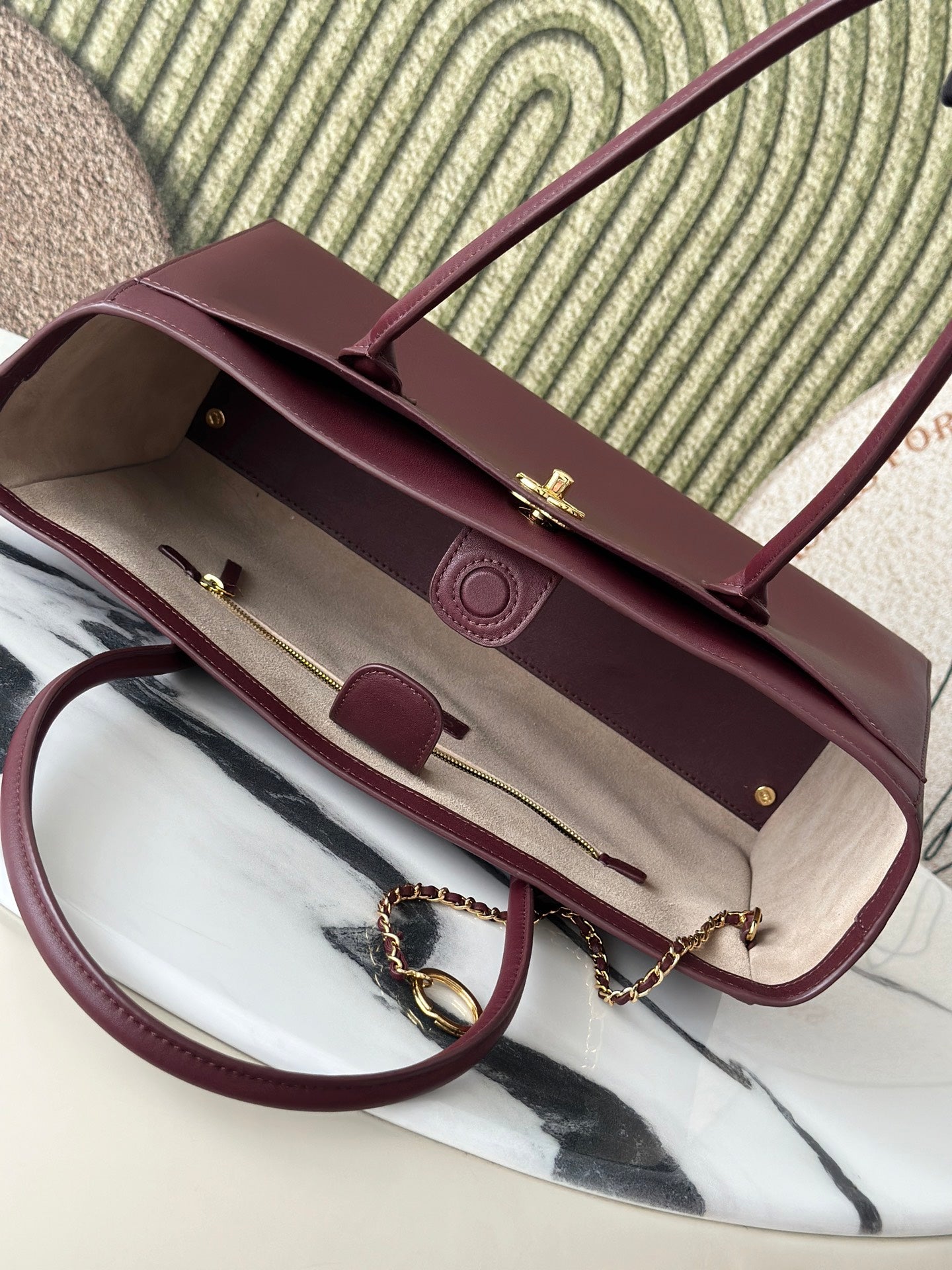 CC Handle Shopping Tote 39cm Burgundy Calfskin