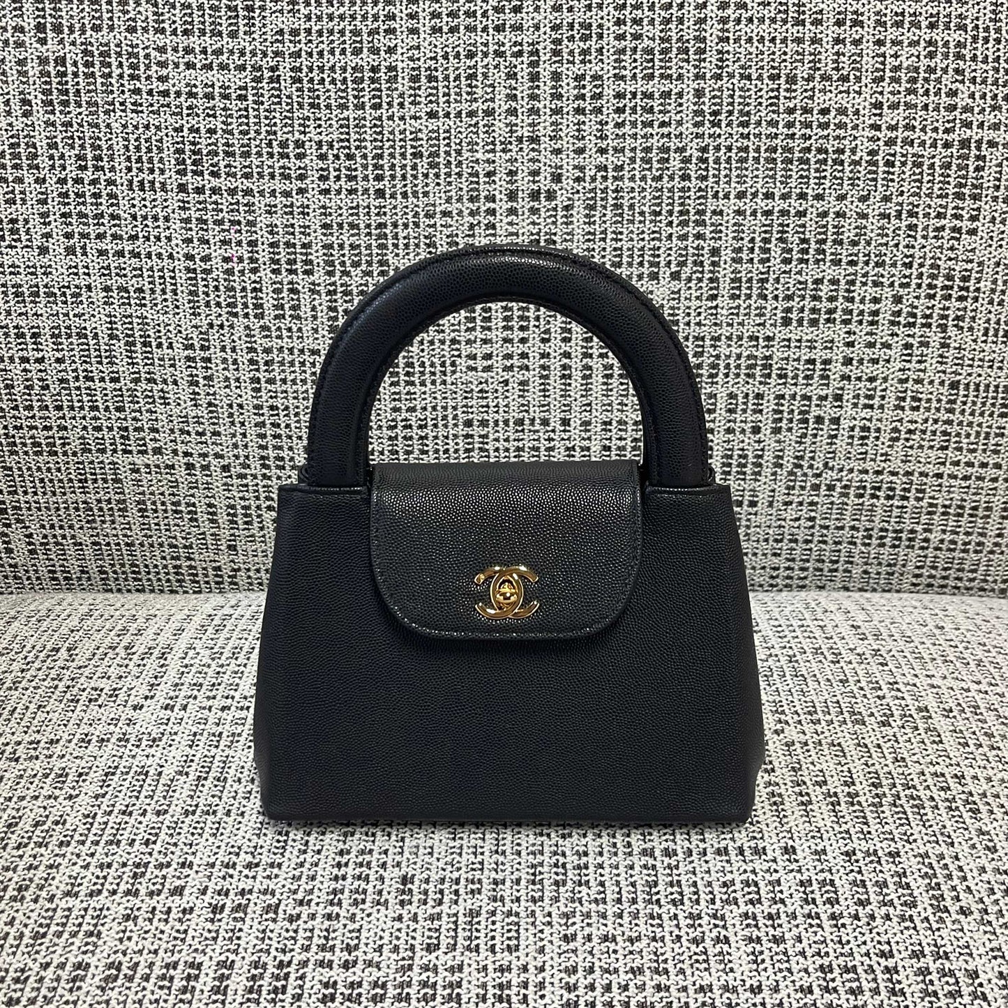 CC Vintage Mini Kelly Handbag 25cm Black Caviar Leather