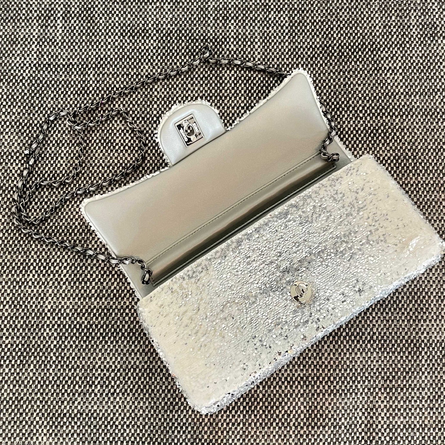CC Flap Shoulder Bag 24cm Silver White Sequins