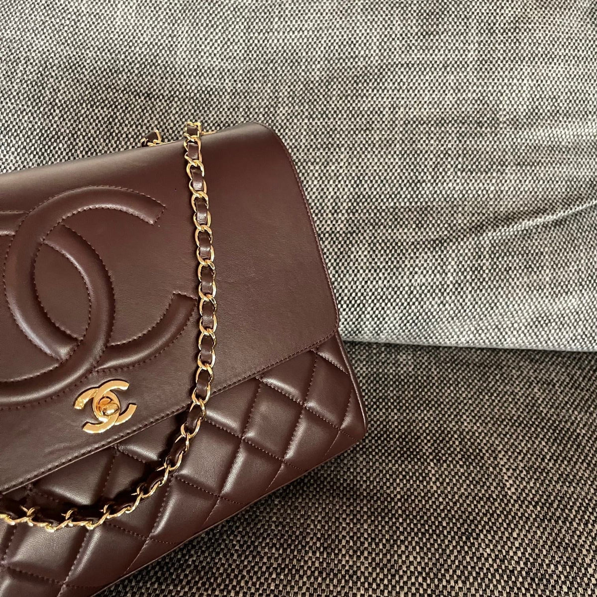 CC Vintage Embossed CC Flap Bag 33cm Cowhide