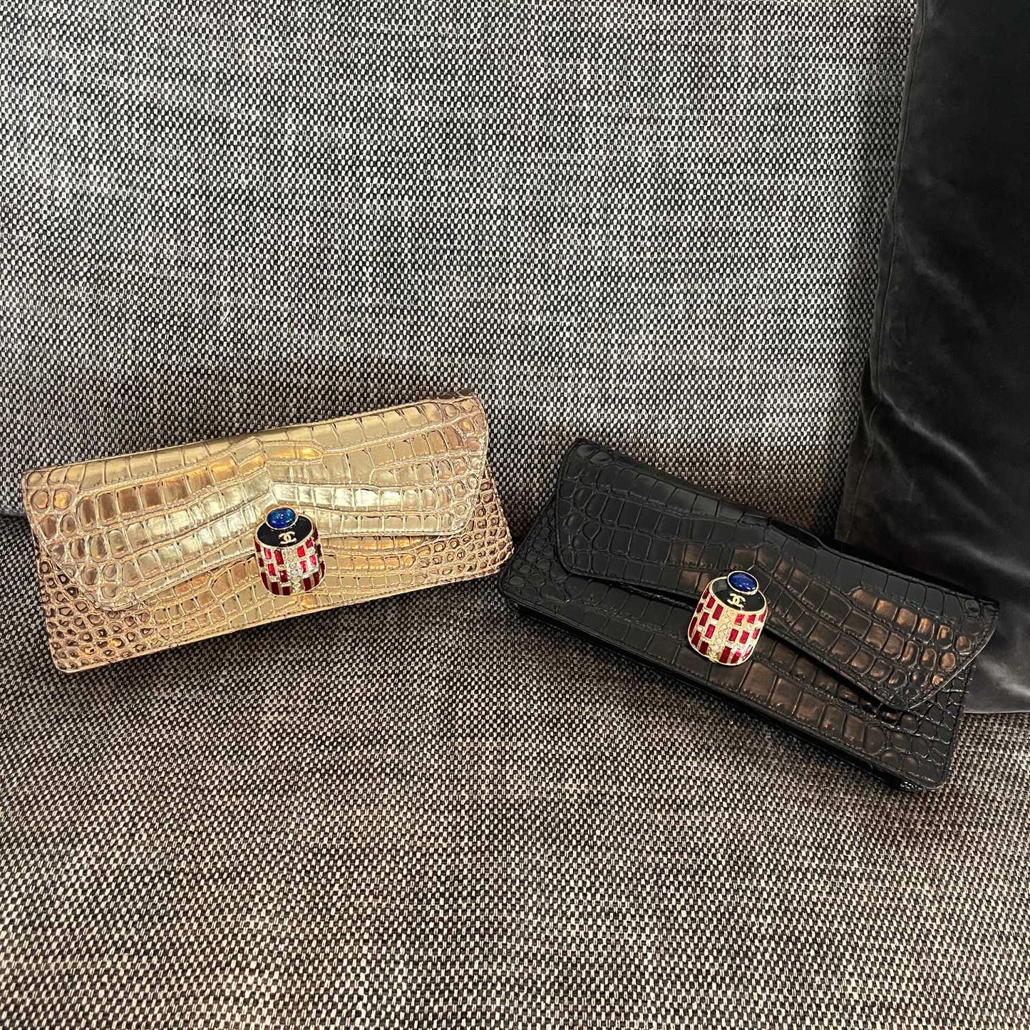 CC 19A Scarab Clasp Clutch Crocodile 30cm Embossed Cowhide