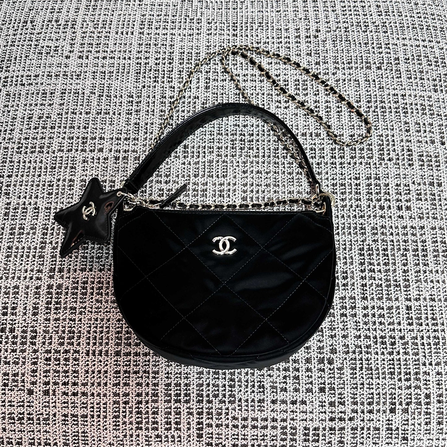 CC Coco Neige Clutch With Chain Star Charm 22cm Black Velvet