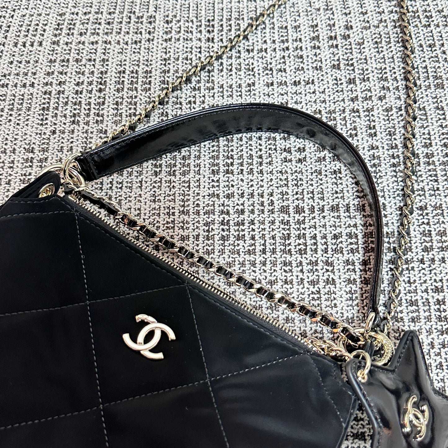 CC Coco Neige Clutch With Chain Star Charm 22cm Black Velvet