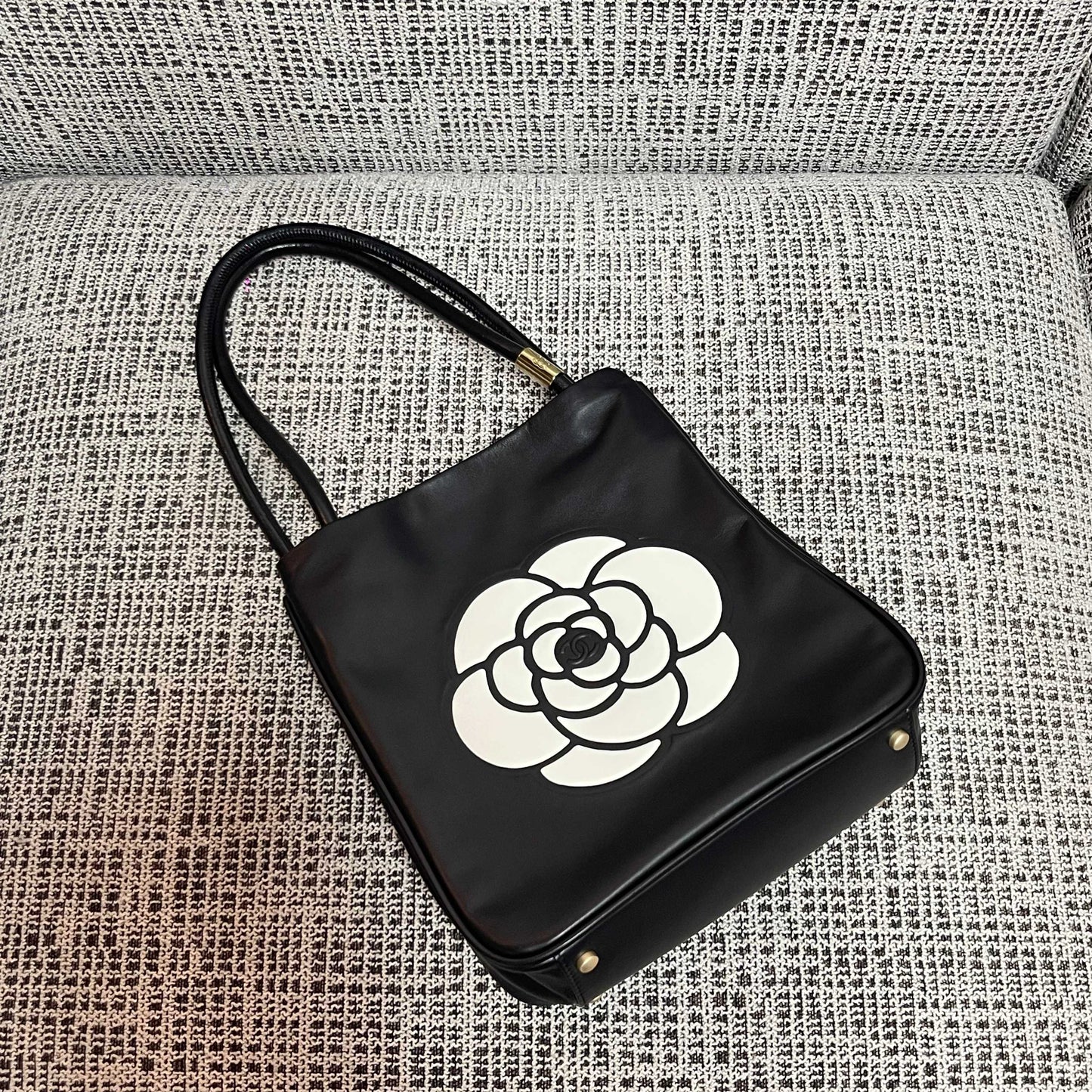 CC Vintage Tote Bag Embossed Camellia 25cm White Lettering Black Calfskin