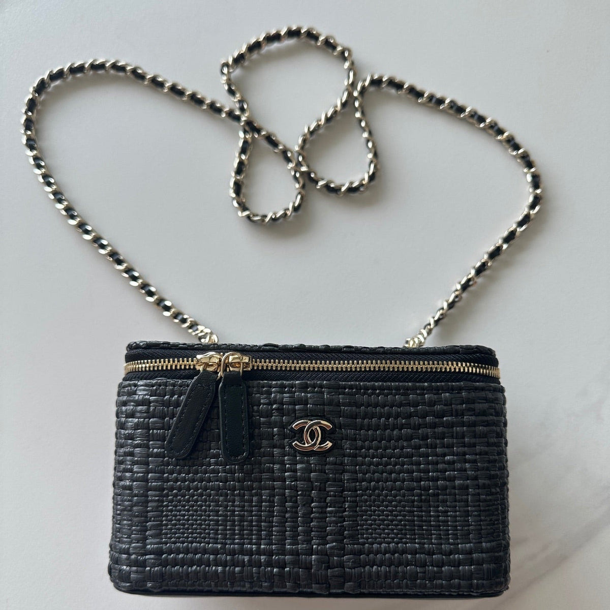 CC Vanity Clutch With Chain 18.5cm Black Raffia & Lambskin 292225