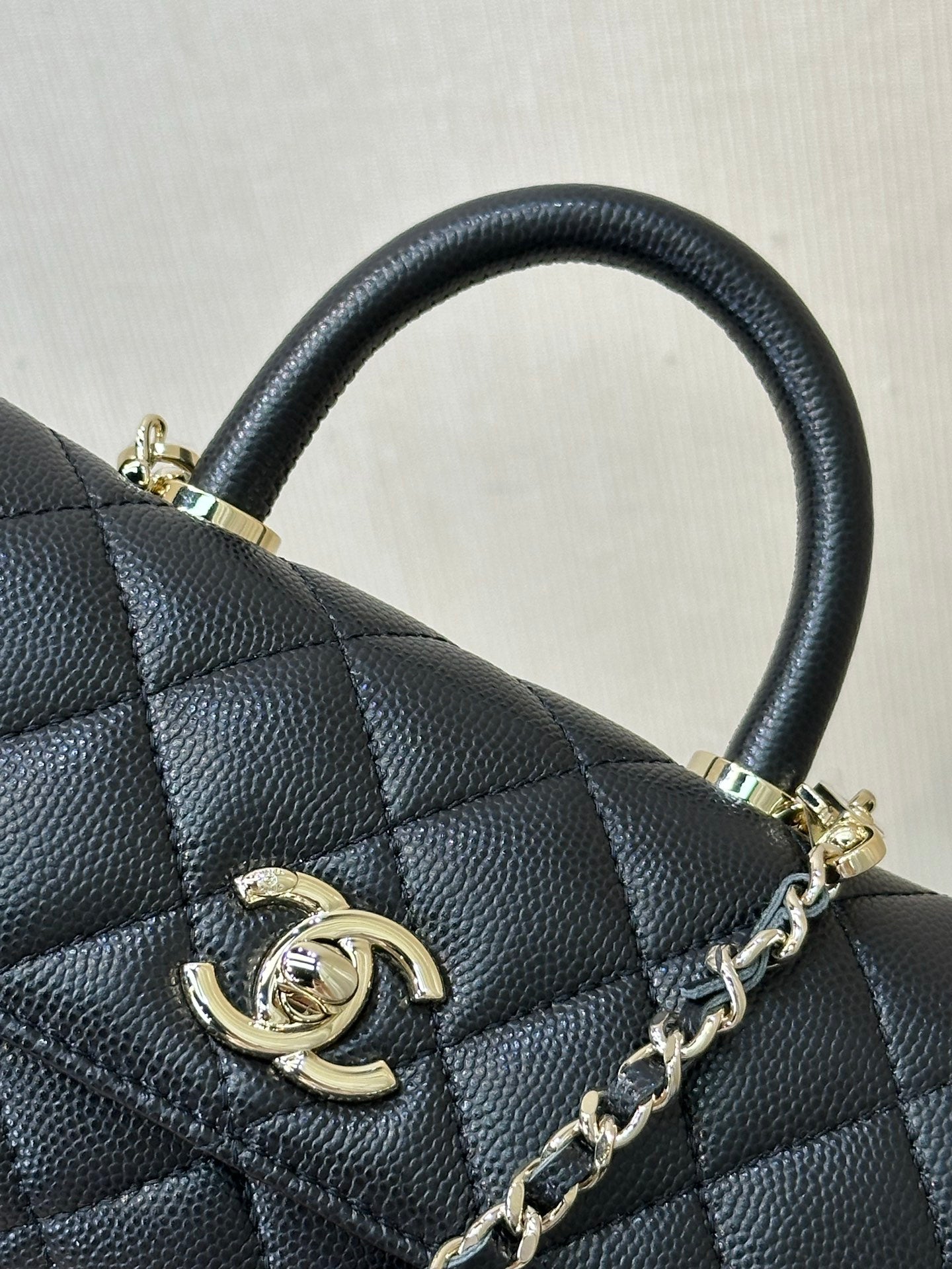 CC Coco Handle Bag 21cm Grained Calfskin Leather