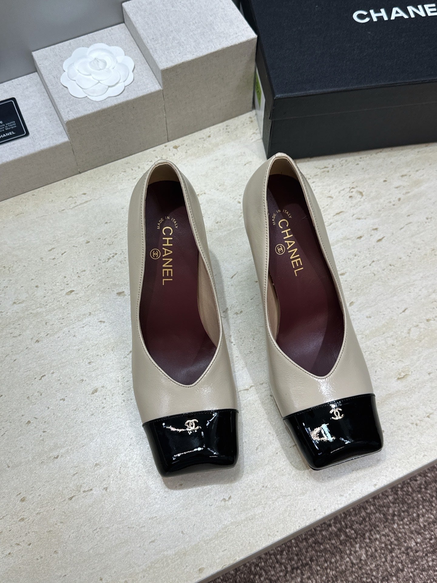 CC Square Toe Block Heel Pumps 90mm Beige Black Patent Leather 896861