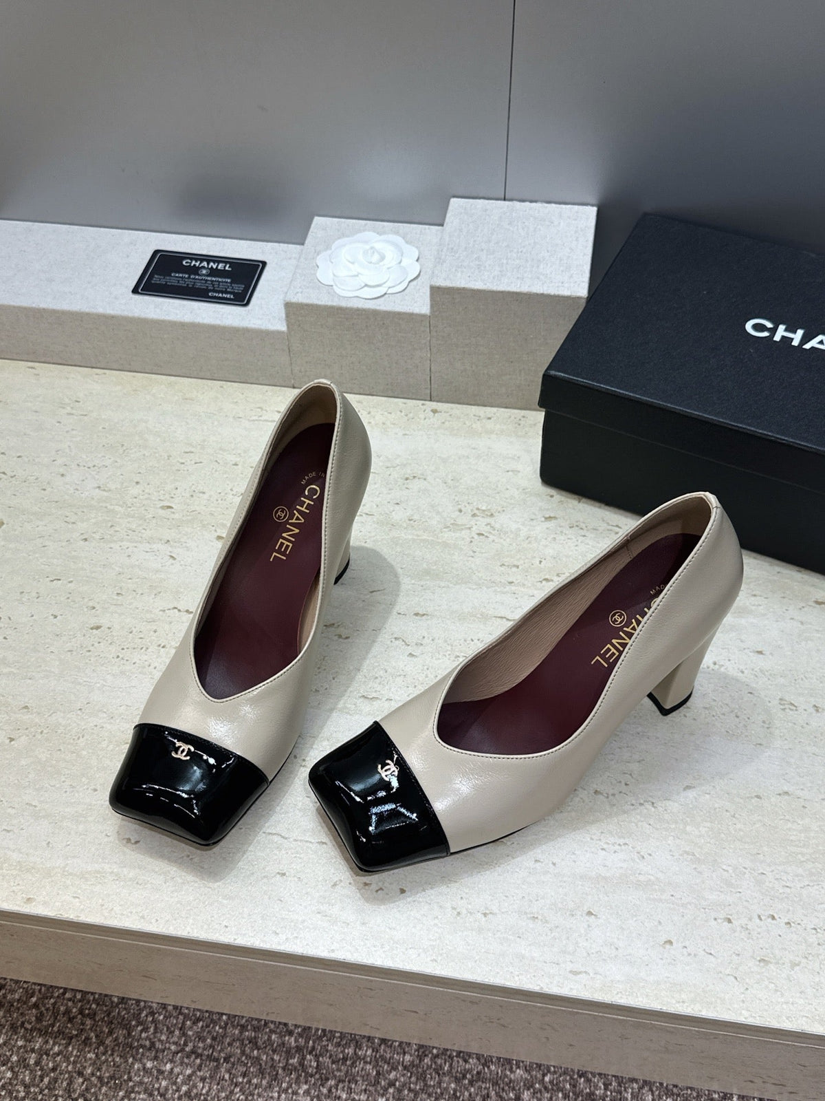 CC Square Toe Block Heel Pumps 90mm Beige Black Patent Leather 896861