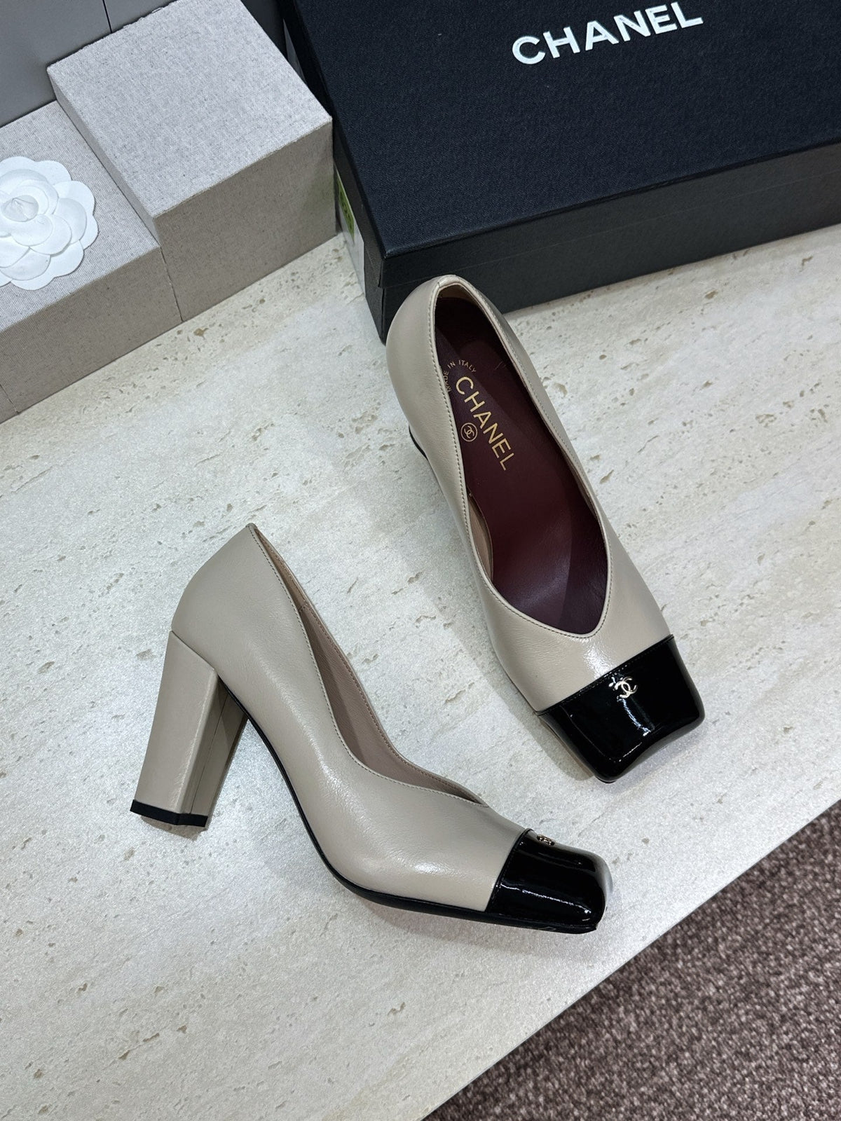 CC Square Toe Block Heel Pumps 90mm Beige Black Patent Leather 896861