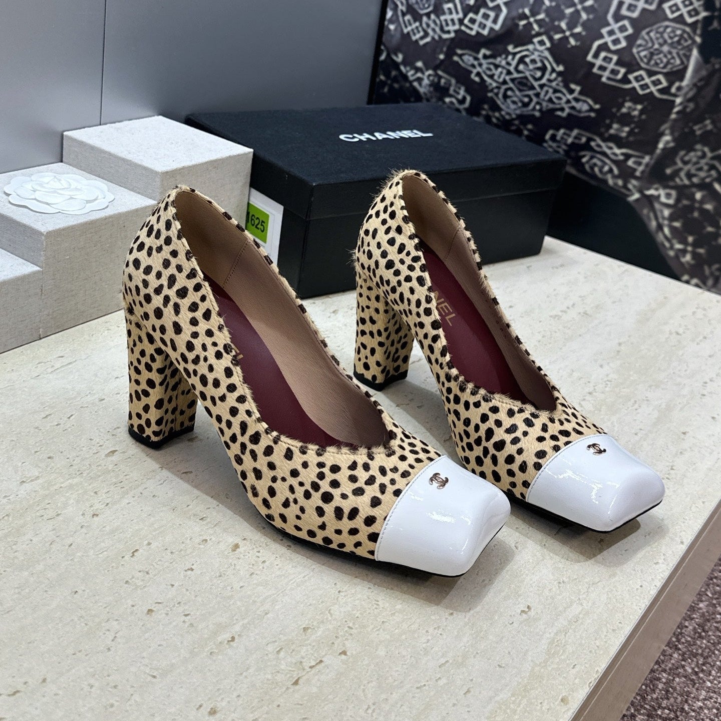 CC Cap Toe Pumps 90mm Leopard Beige White Pony Hair & Patent Leather 896860