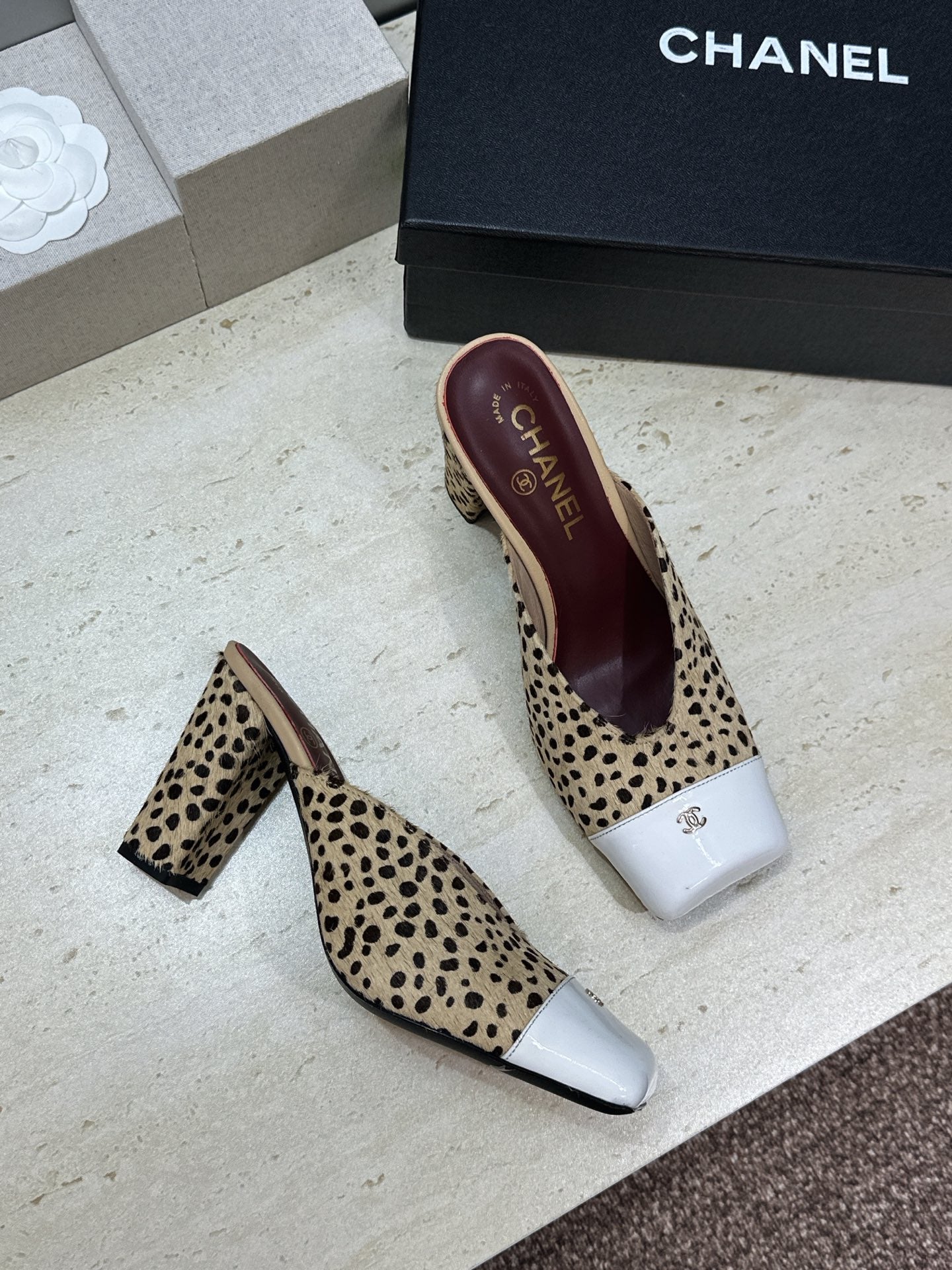 CC Cap Toe Mules 90mm Leopard Beige White Pony Hair & Patent Leather 896857