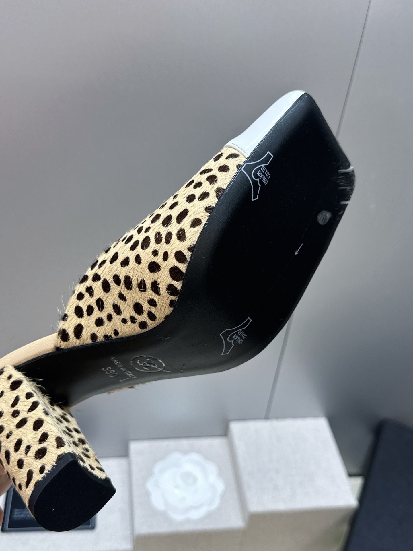 CC Cap Toe Mules 90mm Leopard Beige White Pony Hair & Patent Leather 896857