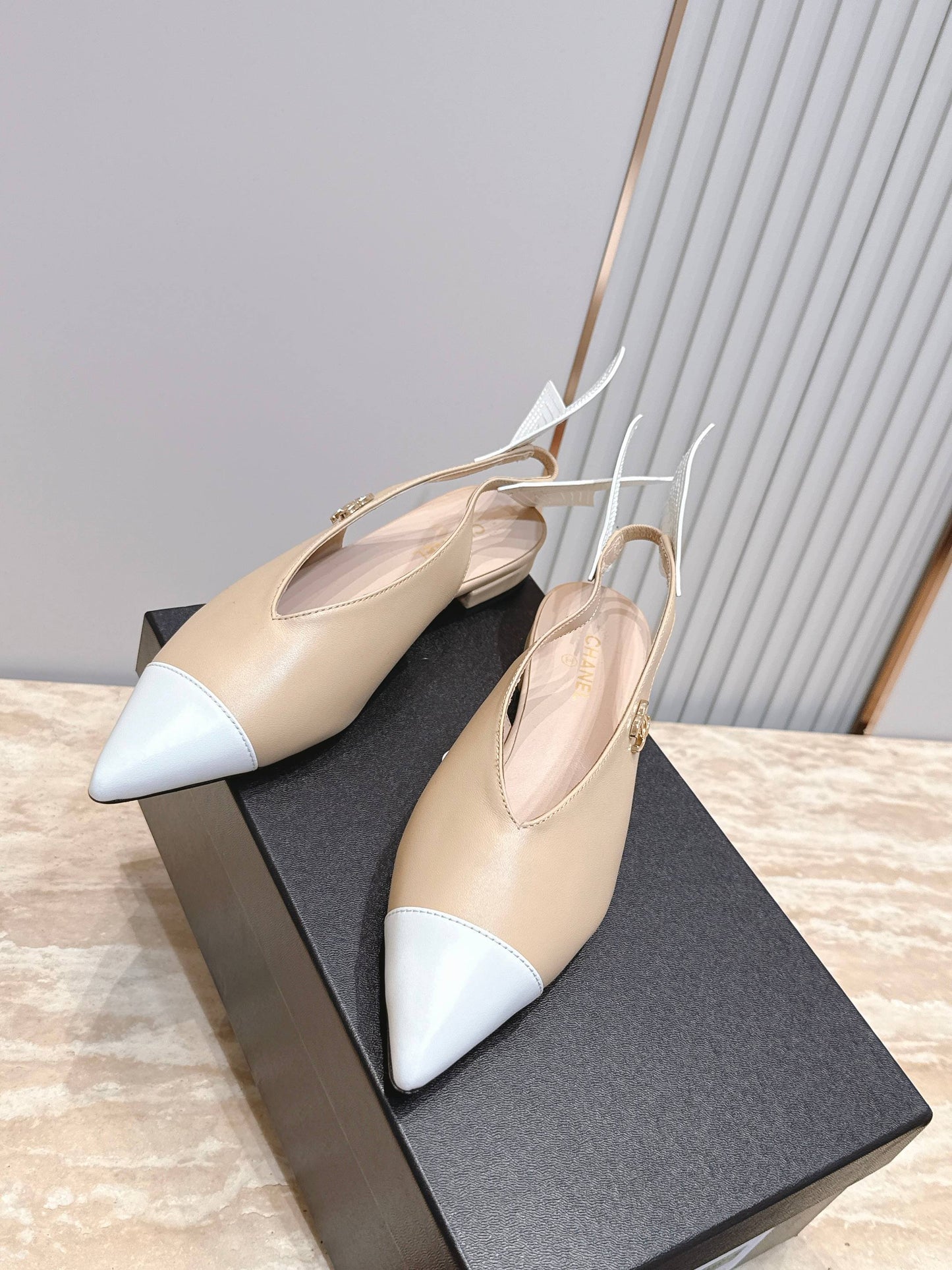 CC Métiers d'Art 2026 Slingback Flats Beige Lambskin 898976