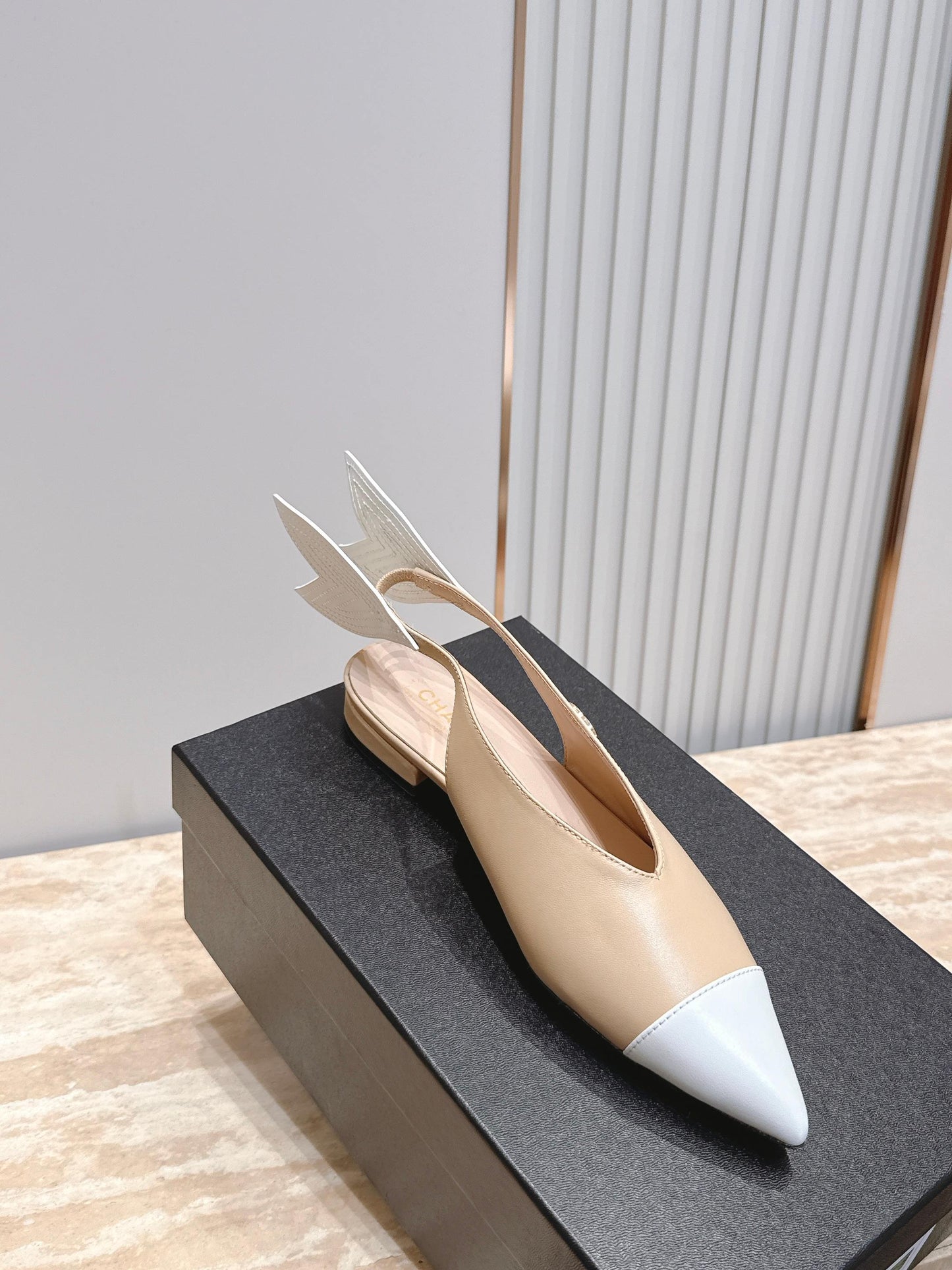 CC Métiers d'Art 2026 Slingback Flats Beige Lambskin 898976