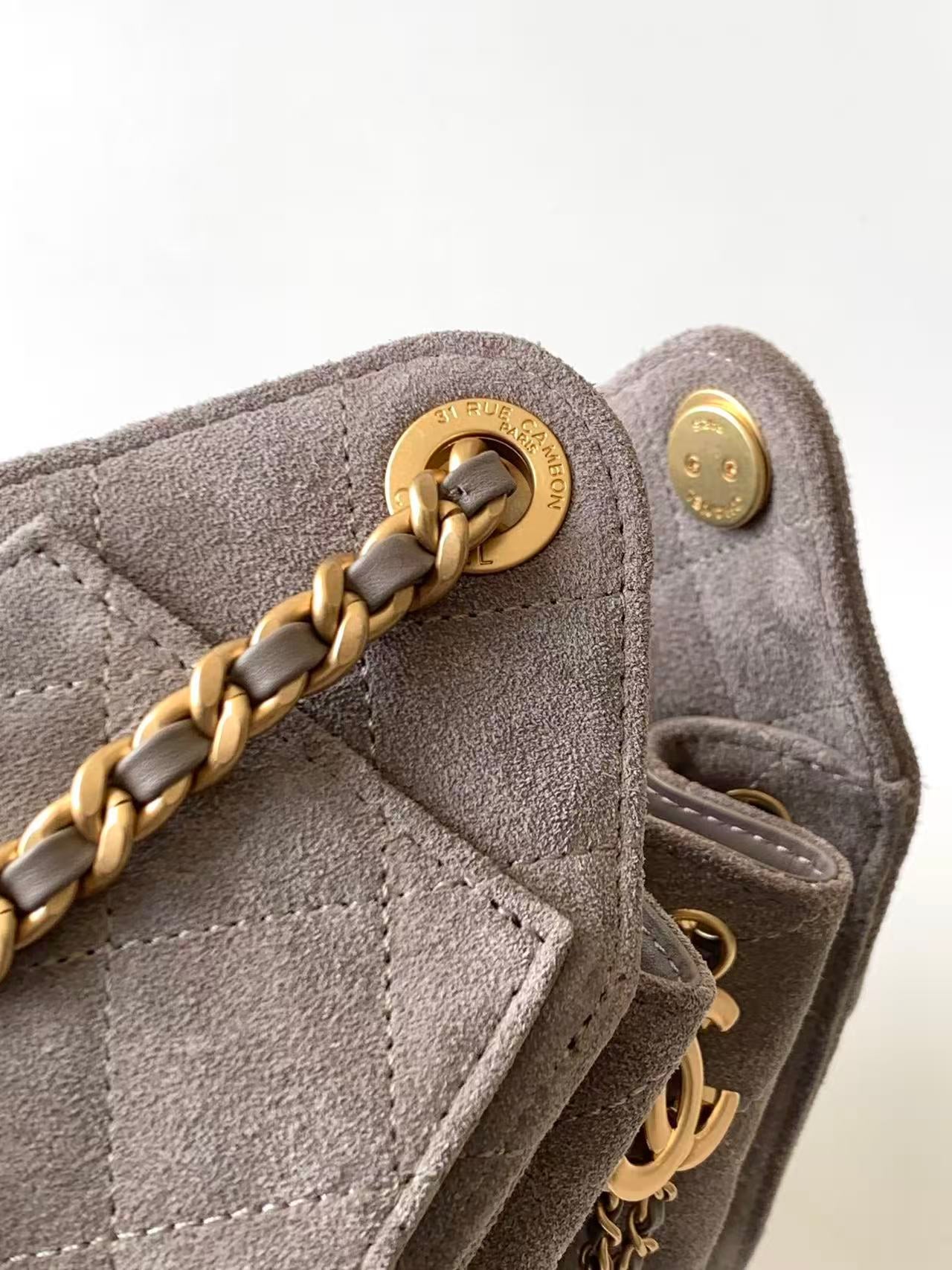 CC 26c Hobo Bag 22cm Grey Suede