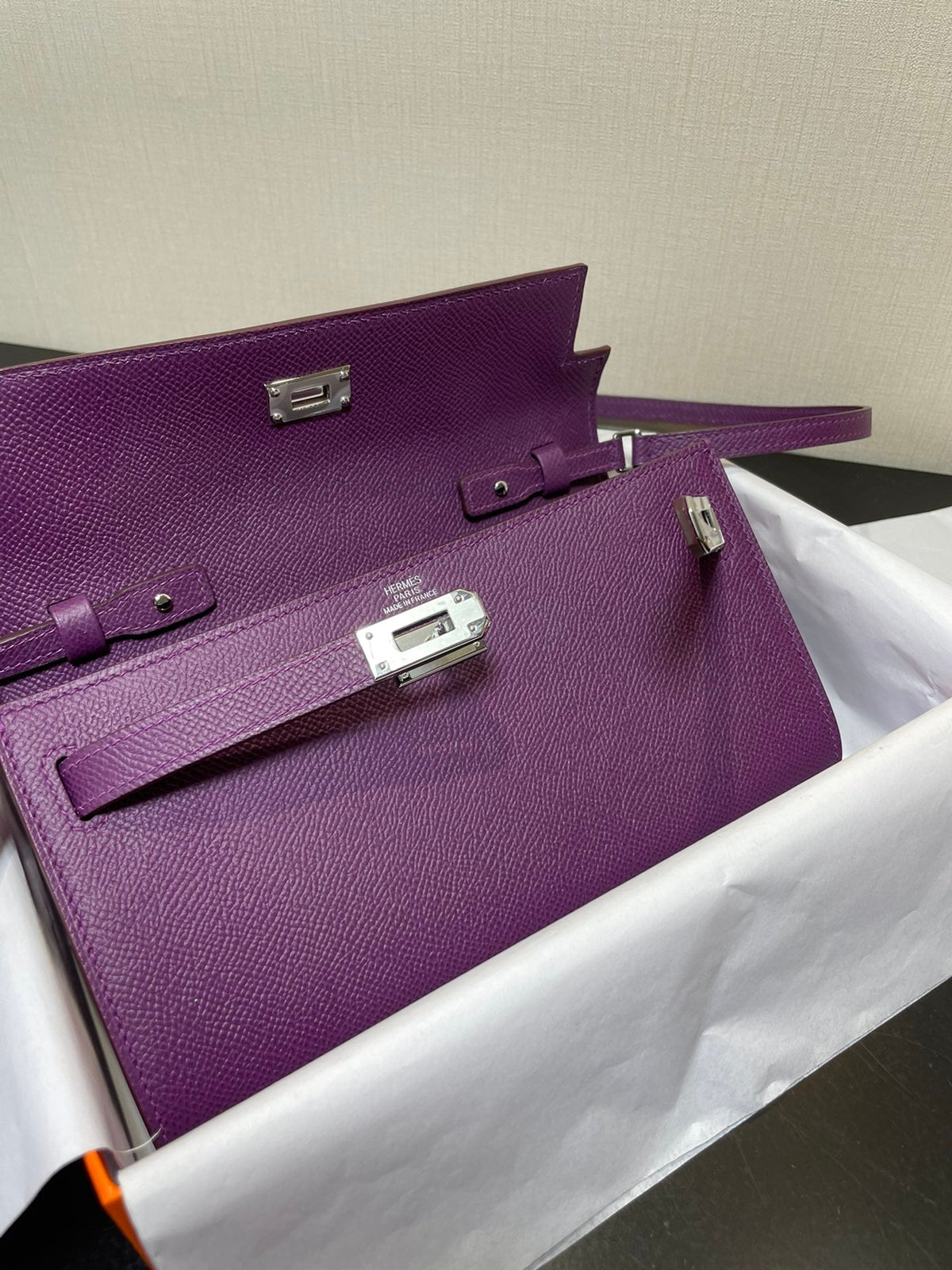 kelly to go wallet 20.5 purple epsom silver hardware