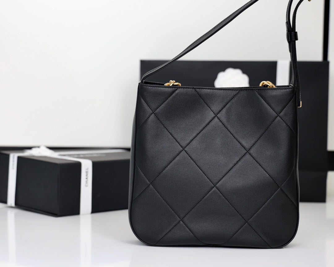 CC 21s  Easy Mood Hobo Quilted 28cm Black Cowhide GHW
